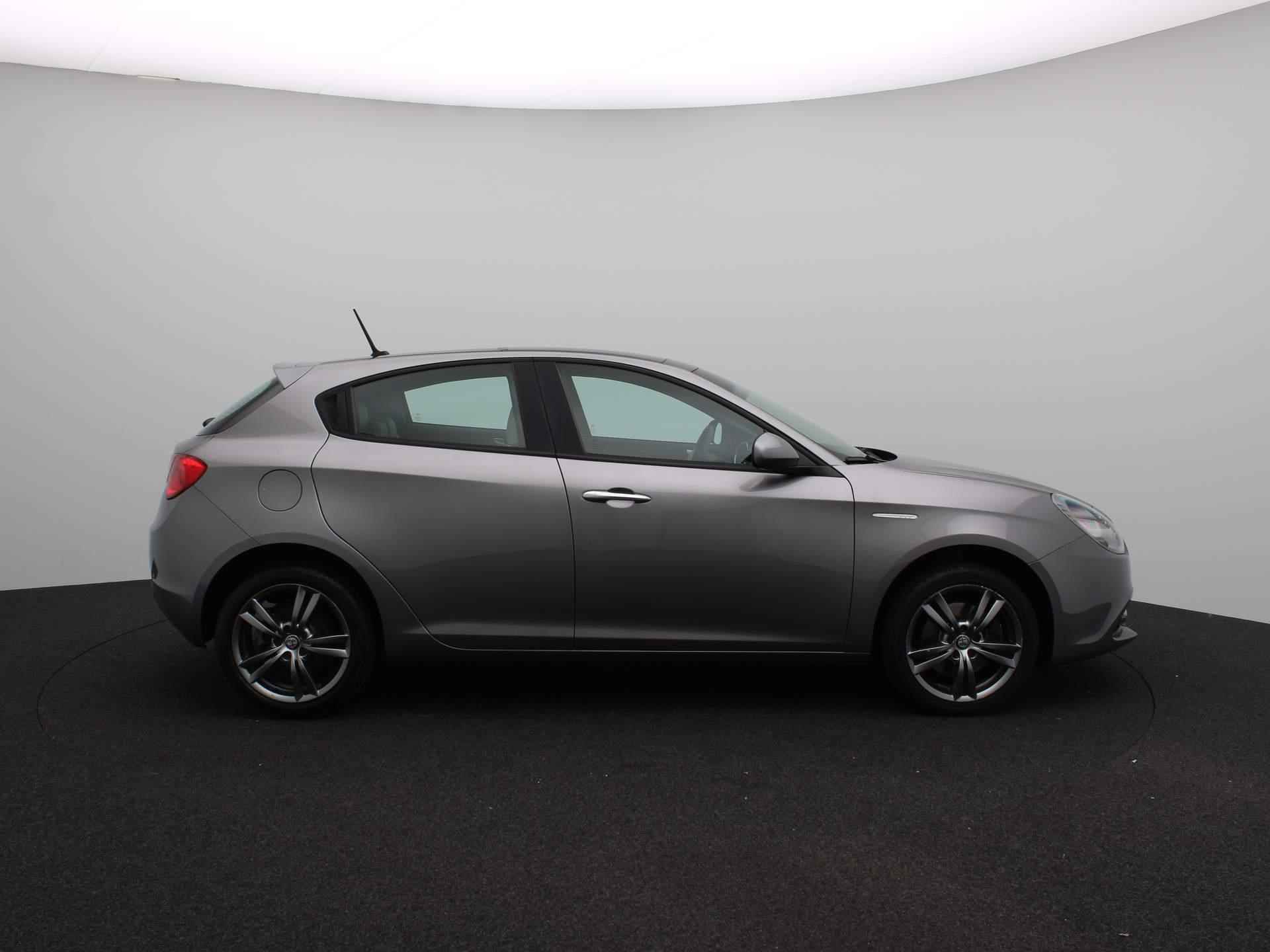 Alfa Romeo Giulietta 1.4 Turbo 170pk Aut. Super | Leder | Stoelverwarming | Panoramadak | Navi | - 8/28