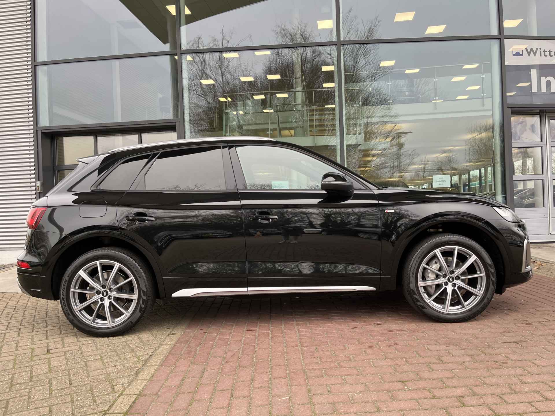 Audi Q5 55 TFSI e 367pk S-Tronic quattro Competition / Panorama dak / Audi smartphone interface / Audi soundsystem / Led Matrix / Adaptive cruise control / Stoelverwarming - 6/35