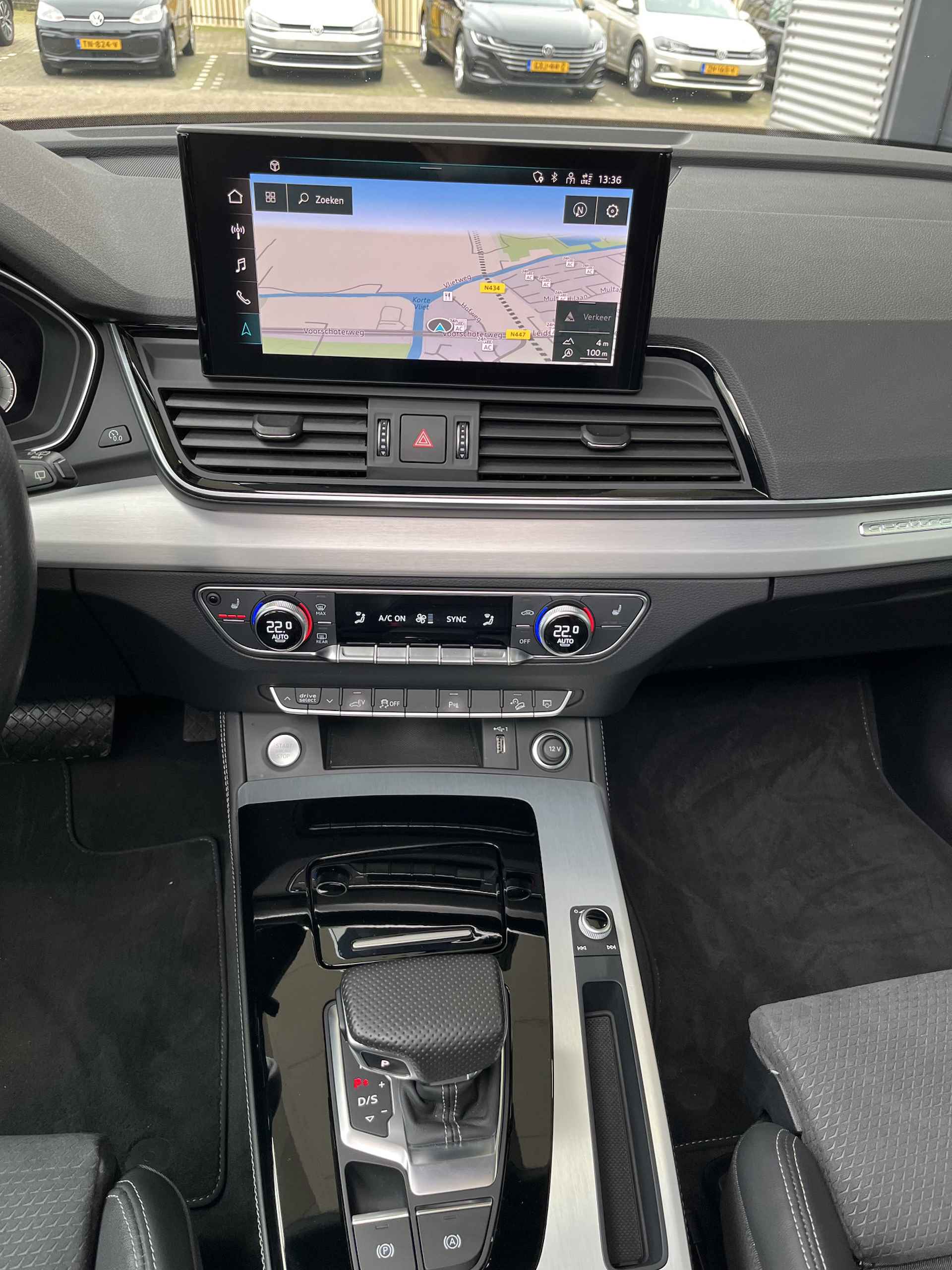 Audi Q5 55 TFSI e 367pk S-Tronic quattro Competition / Panorama dak / Audi smartphone interface / Audi soundsystem / Led Matrix / Adaptive cruise control / Stoelverwarming - 29/35