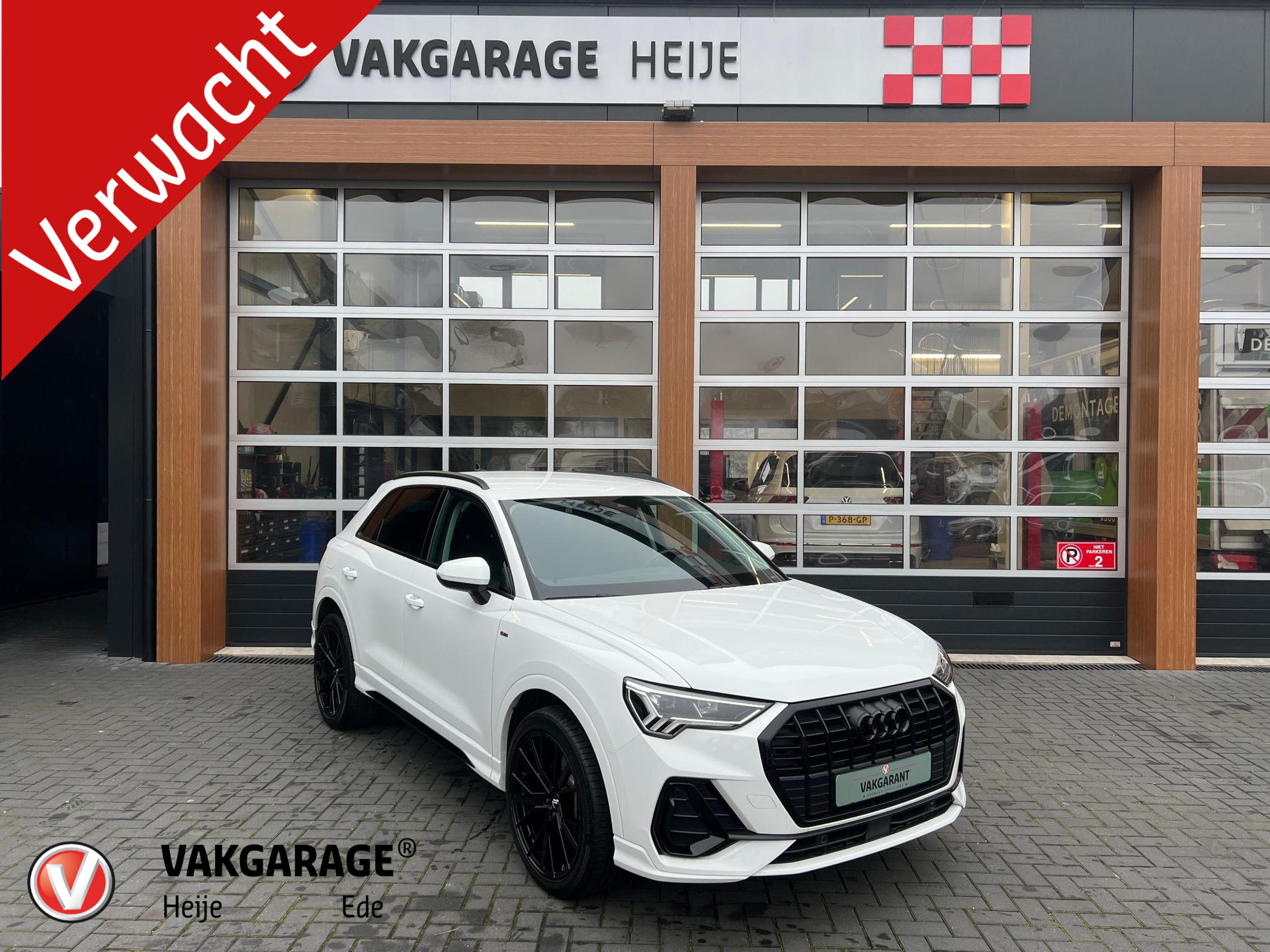 Audi Q3 45 TFSI e S edition | Plug-in Hybride | S-Line | Camera | Cruise Control | Black optiek |