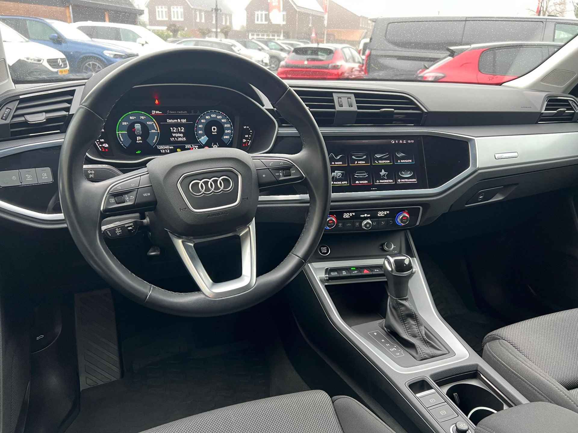 Audi Q3 45 TFSI e S edition | Plug-in Hybride | S-Line | Camera | Cruise Control | Black optiek | - 2/23