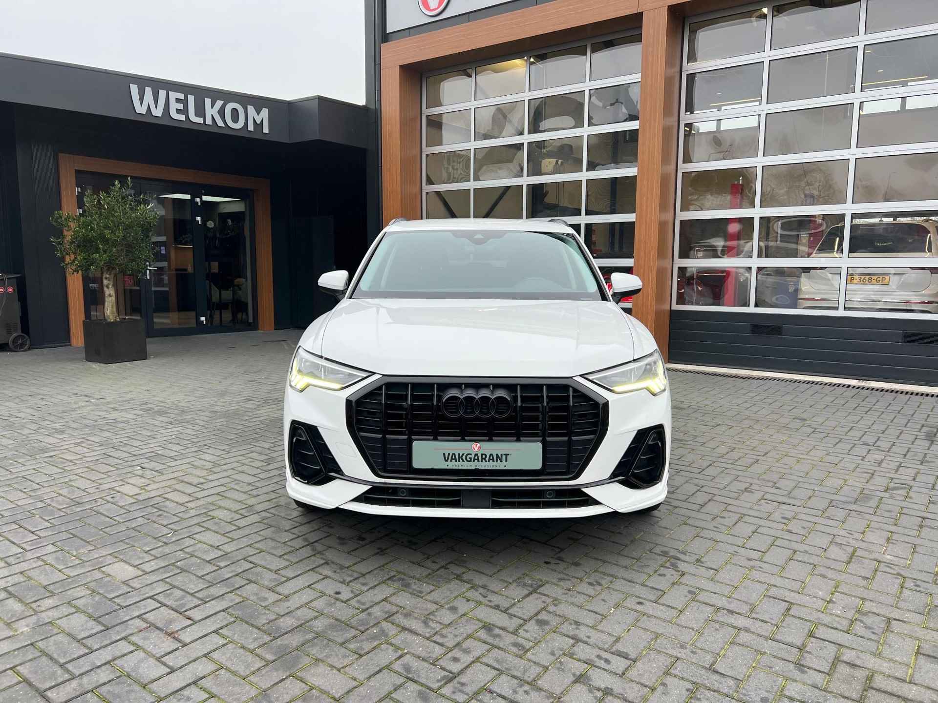 Audi Q3 45 TFSI e S edition | Plug-in Hybride | S-Line | Camera | Cruise Control | Black optiek | - 7/23