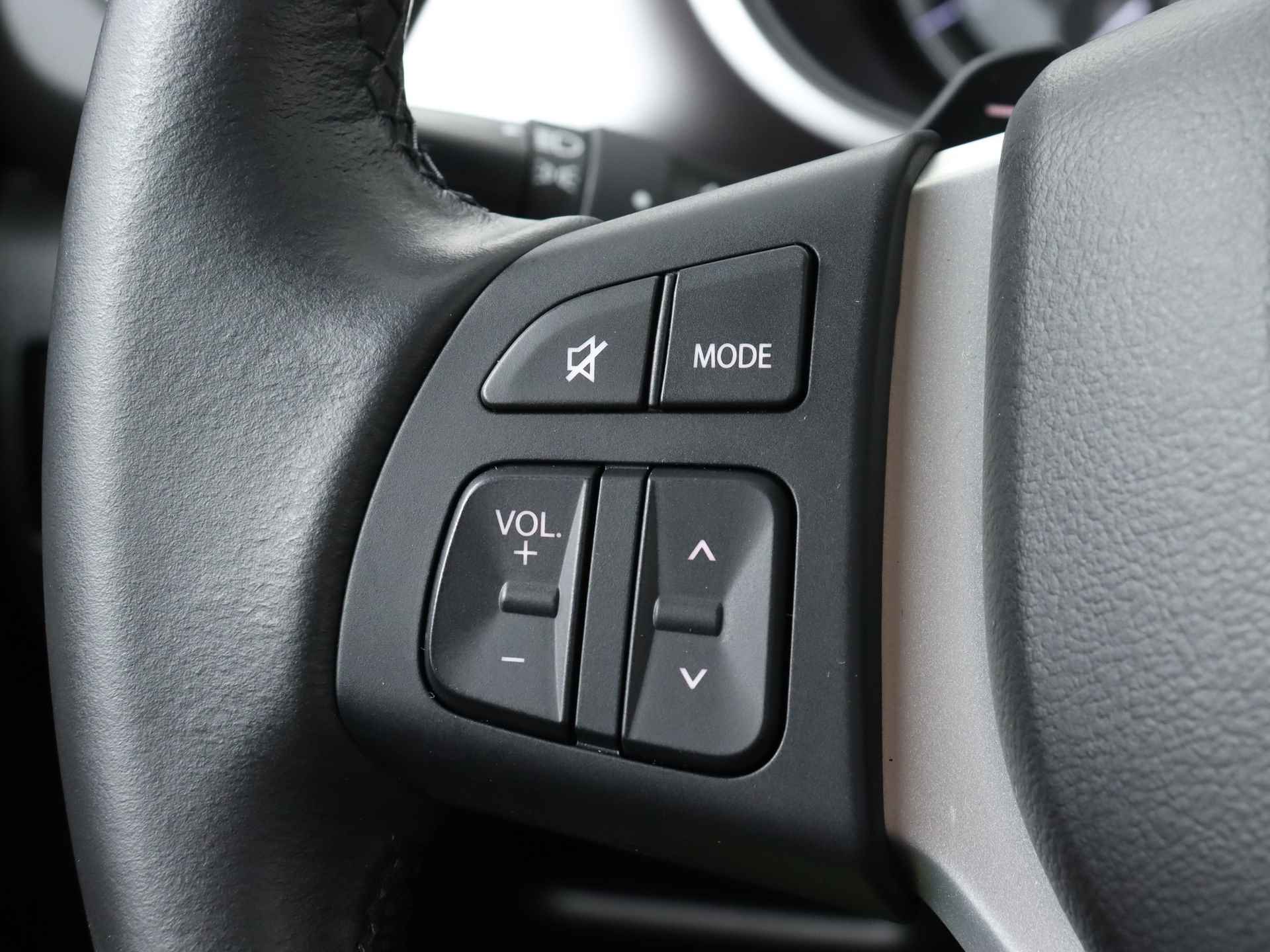 Suzuki Vitara 1.5 Hybrid Select | Navigatie | Achteruitrijcamera | Climate Control | Adaptive Cruise Control | Stoelverwarming | - 18/38