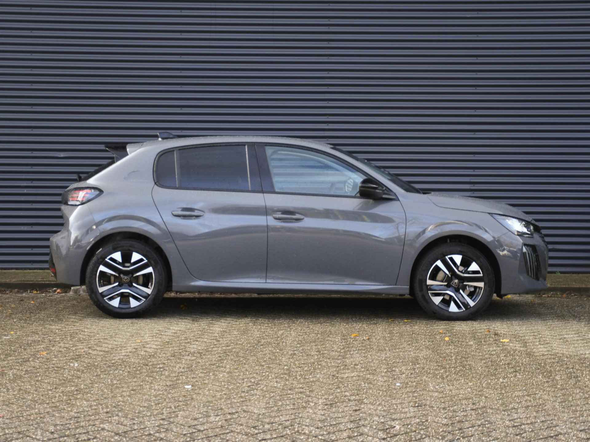 Peugeot 208 Allure 1.2 Hybrid 100pk Automaat PDC + CAMERA | CRUISE | NAVI | CLIMA | PRIVACY GLASS | 16''LM | LANE ASSIST - 3/29