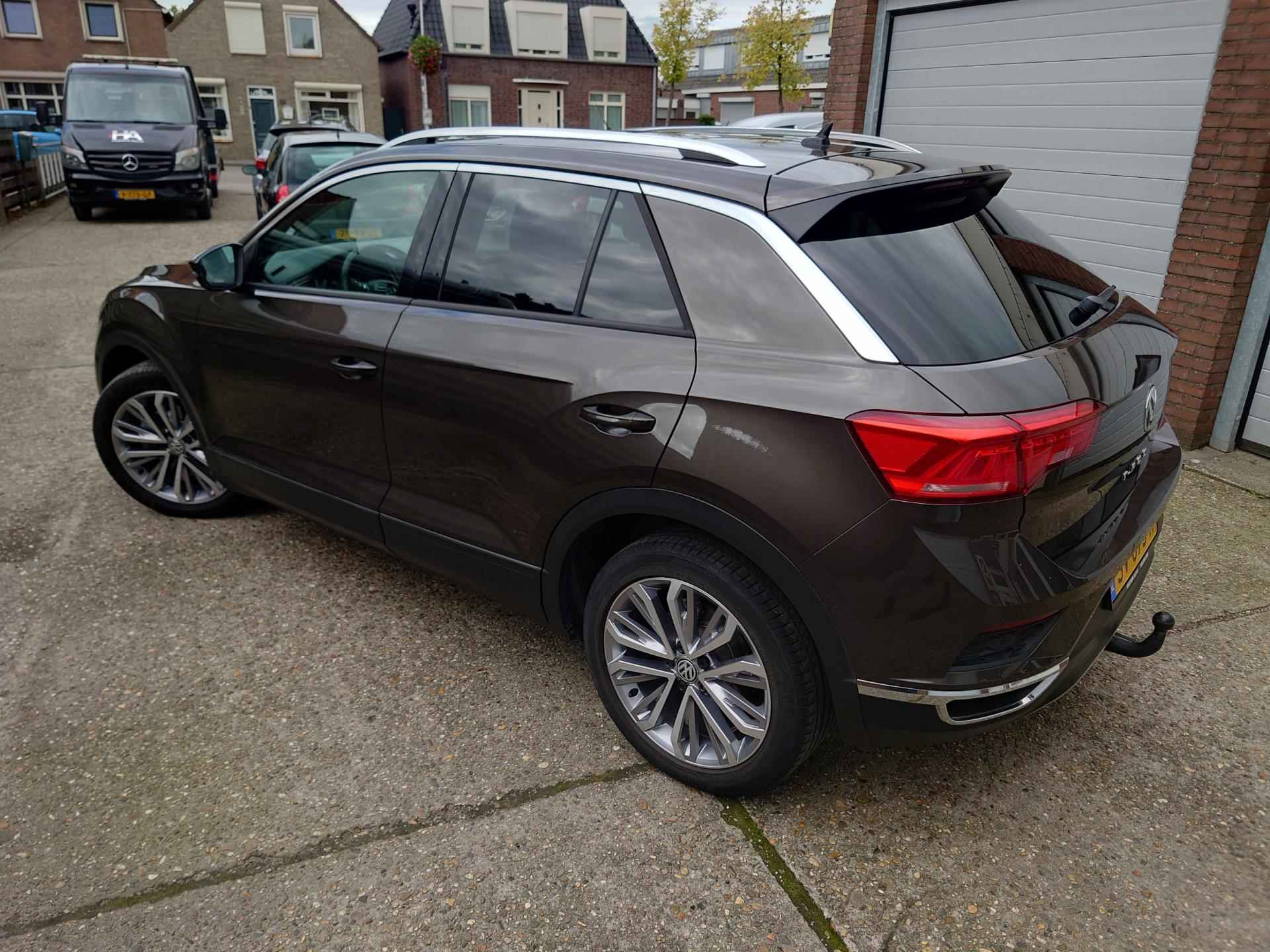 Volkswagen T-Roc 1.0 TSI Style, Dealer onderhouden, 1e eigenaar, Panoramadak, Digitale cockpit - 4/28