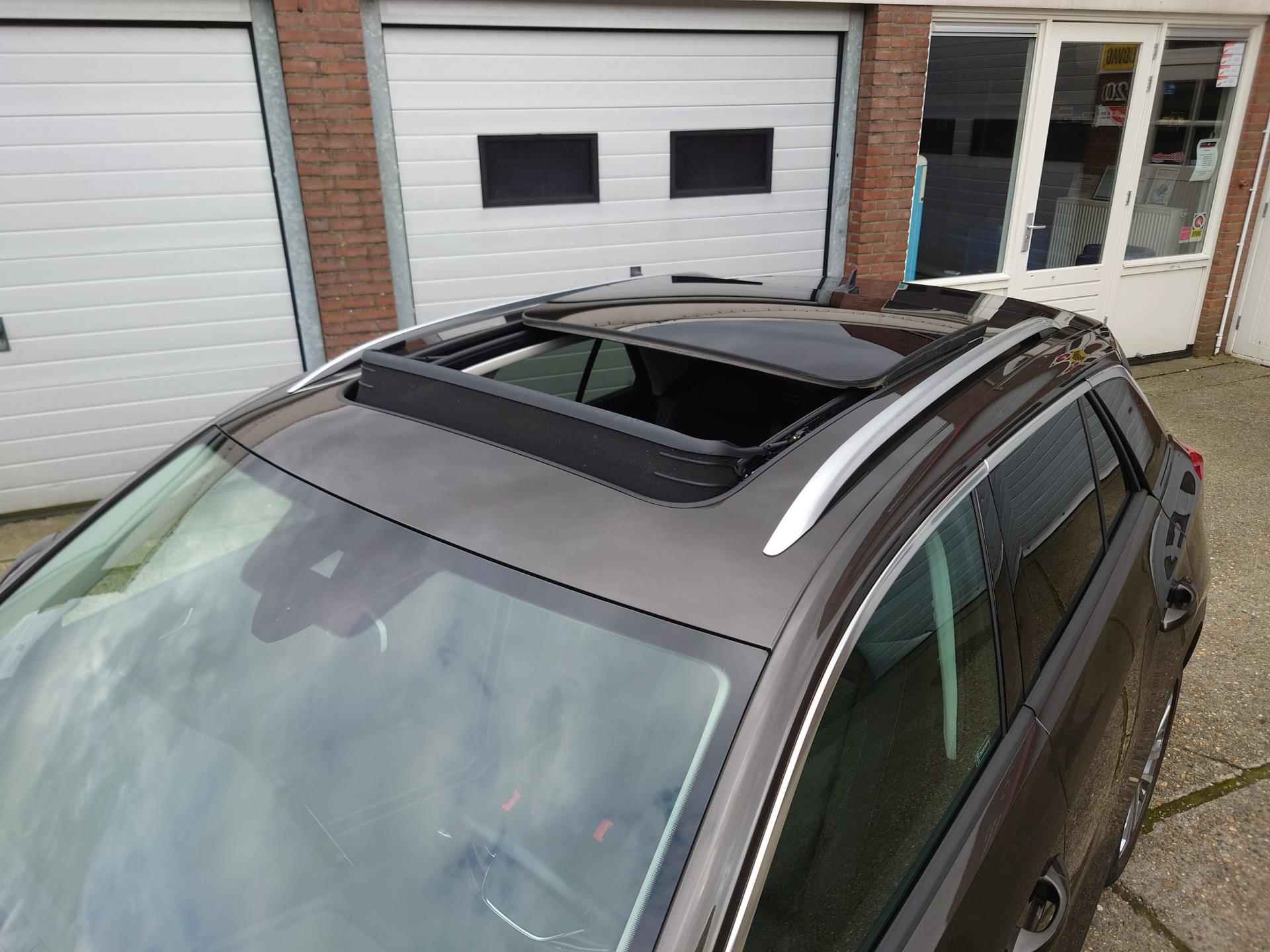 Volkswagen T-Roc 1.0 TSI Style, Dealer onderhouden, 1e eigenaar, Panoramadak, Digitale cockpit - 19/28