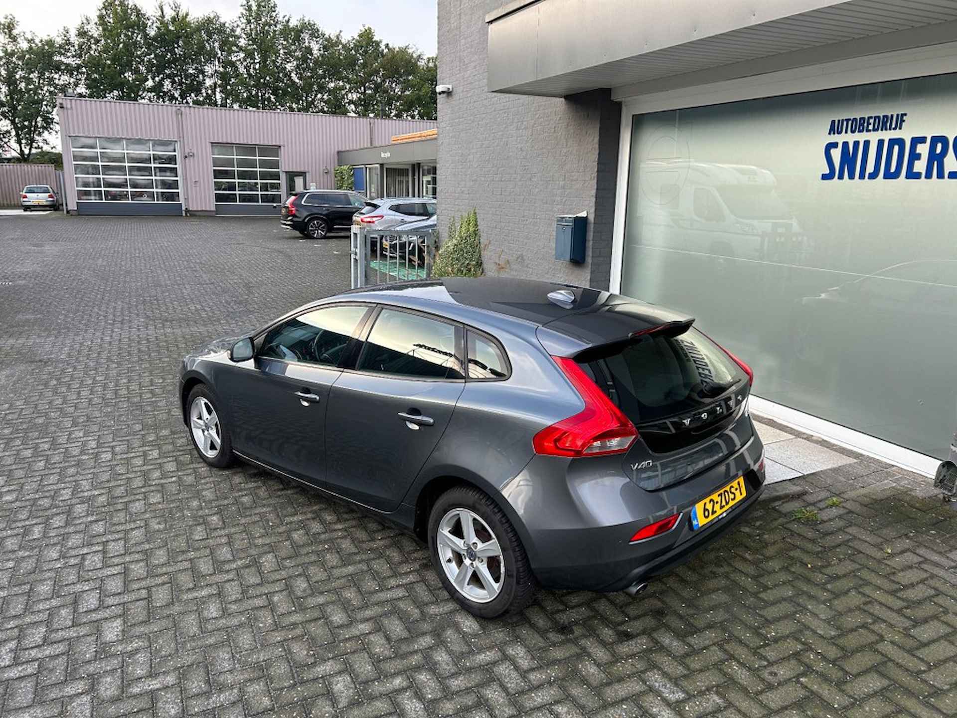 VOLVO V40 1.6 T3 KINETIC - BUSINESS-Line - 7/31