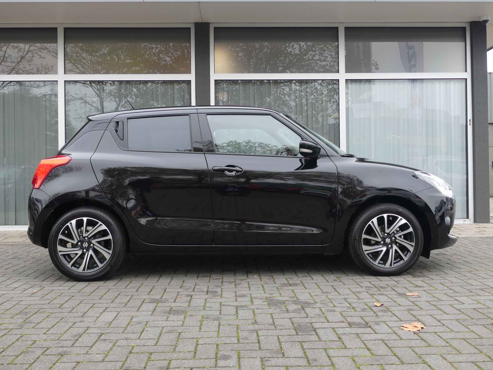 Suzuki Swift 1.2 Style Smart Hybrid Trekhaak, Cruise Control, Navigatie - 3/27