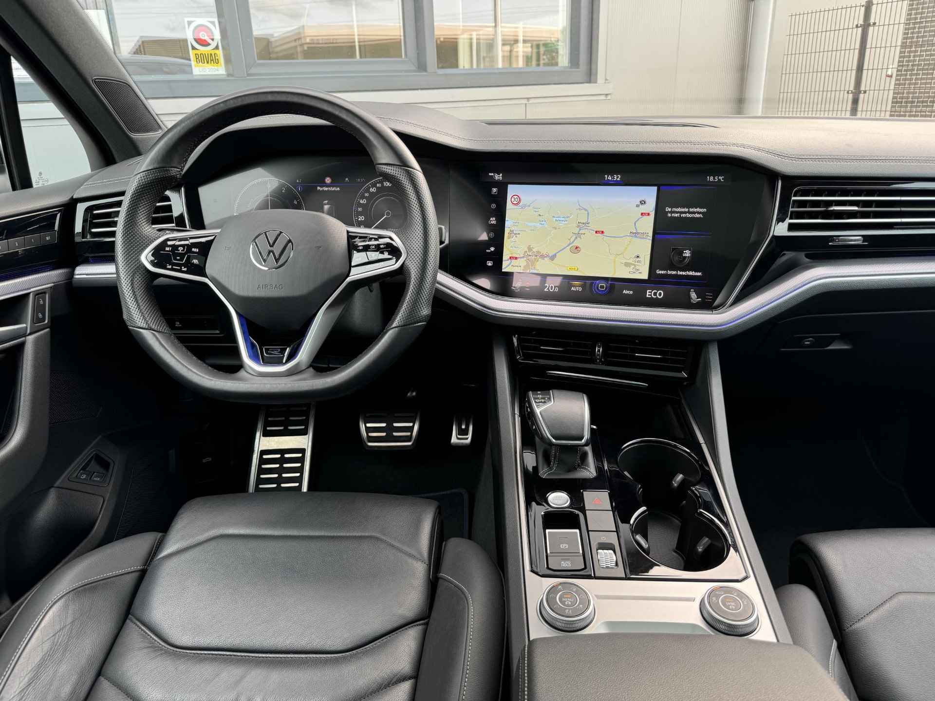 Volkswagen Touareg 3.0 TSi V6 4MOTION R - 462 PK - Panorama - Trekhaak - Matrix Led - R line - Luchtvering - 9/41