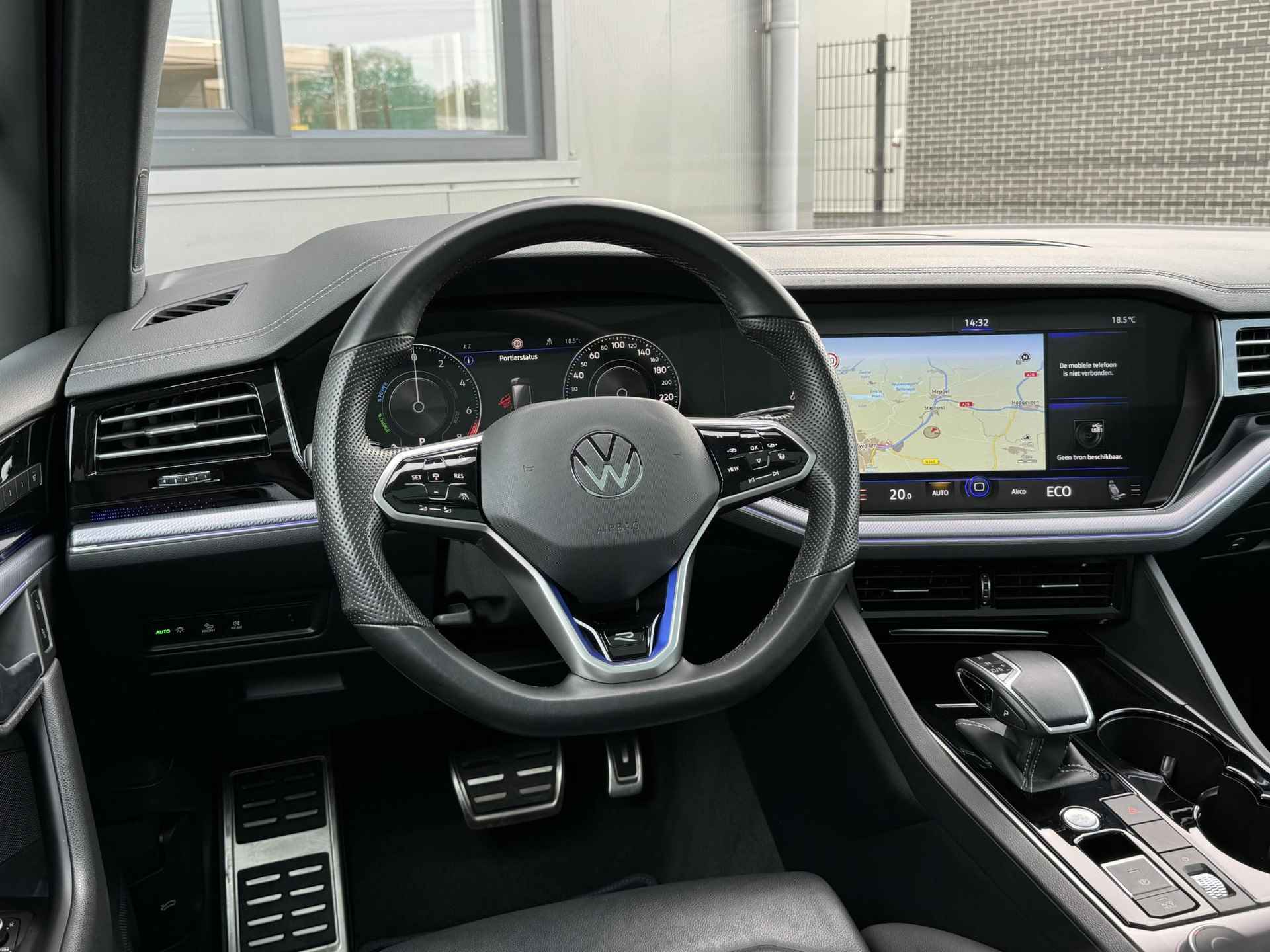 Volkswagen Touareg 3.0 TSi V6 4MOTION R - 462 PK - Panorama - Trekhaak - Matrix Led - R line - Luchtvering - 15/41