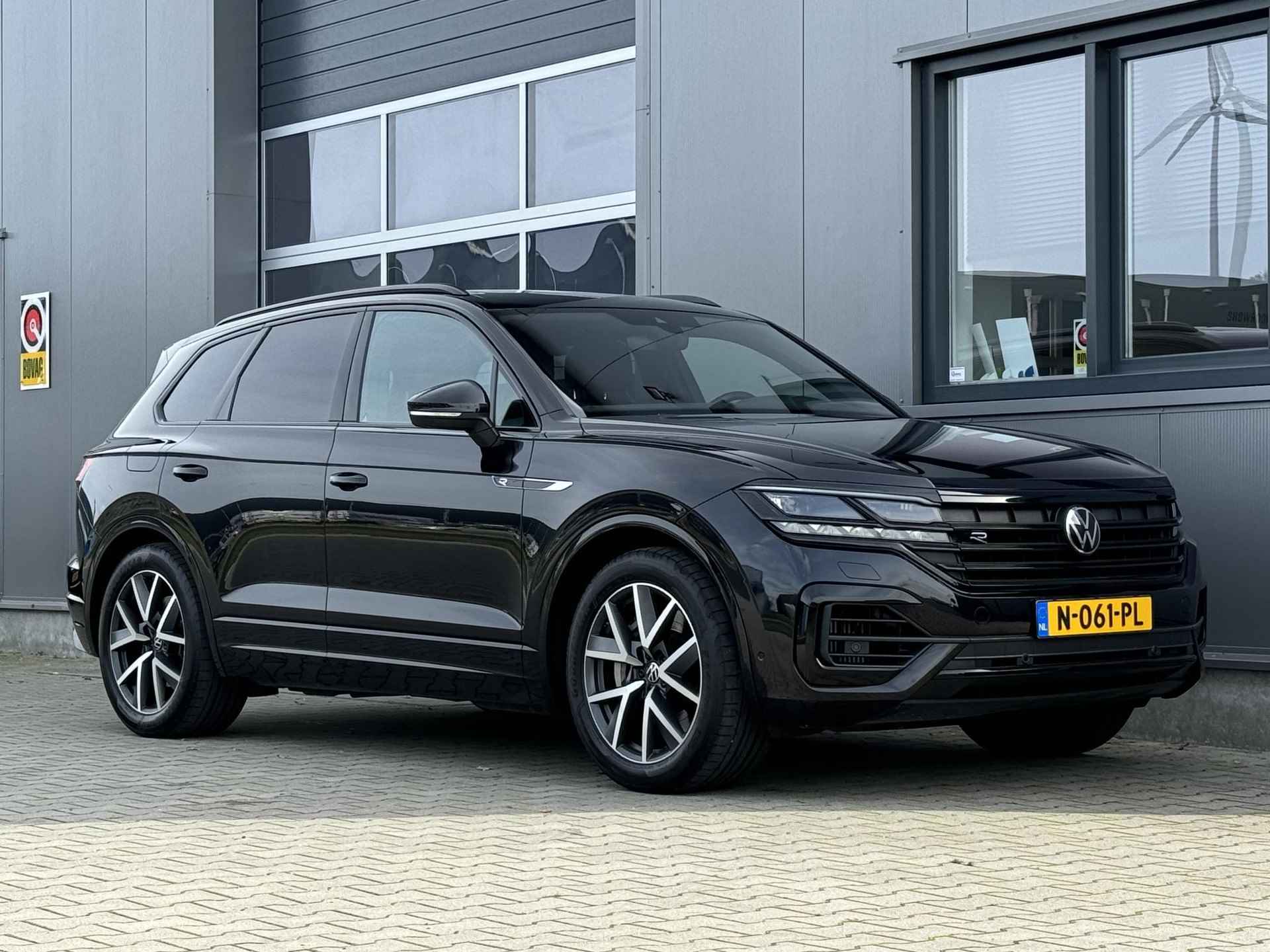 Volkswagen Touareg 3.0 TSi V6 4MOTION R - 462 PK - Panorama - Trekhaak - Matrix Led - R line - Luchtvering - 17/41