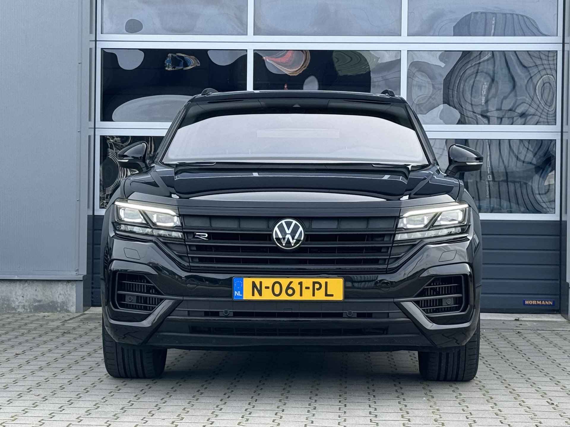 Volkswagen Touareg 3.0 TSi V6 4MOTION R - 462 PK - Panorama - Trekhaak - Matrix Led - R line - Luchtvering - 30/41