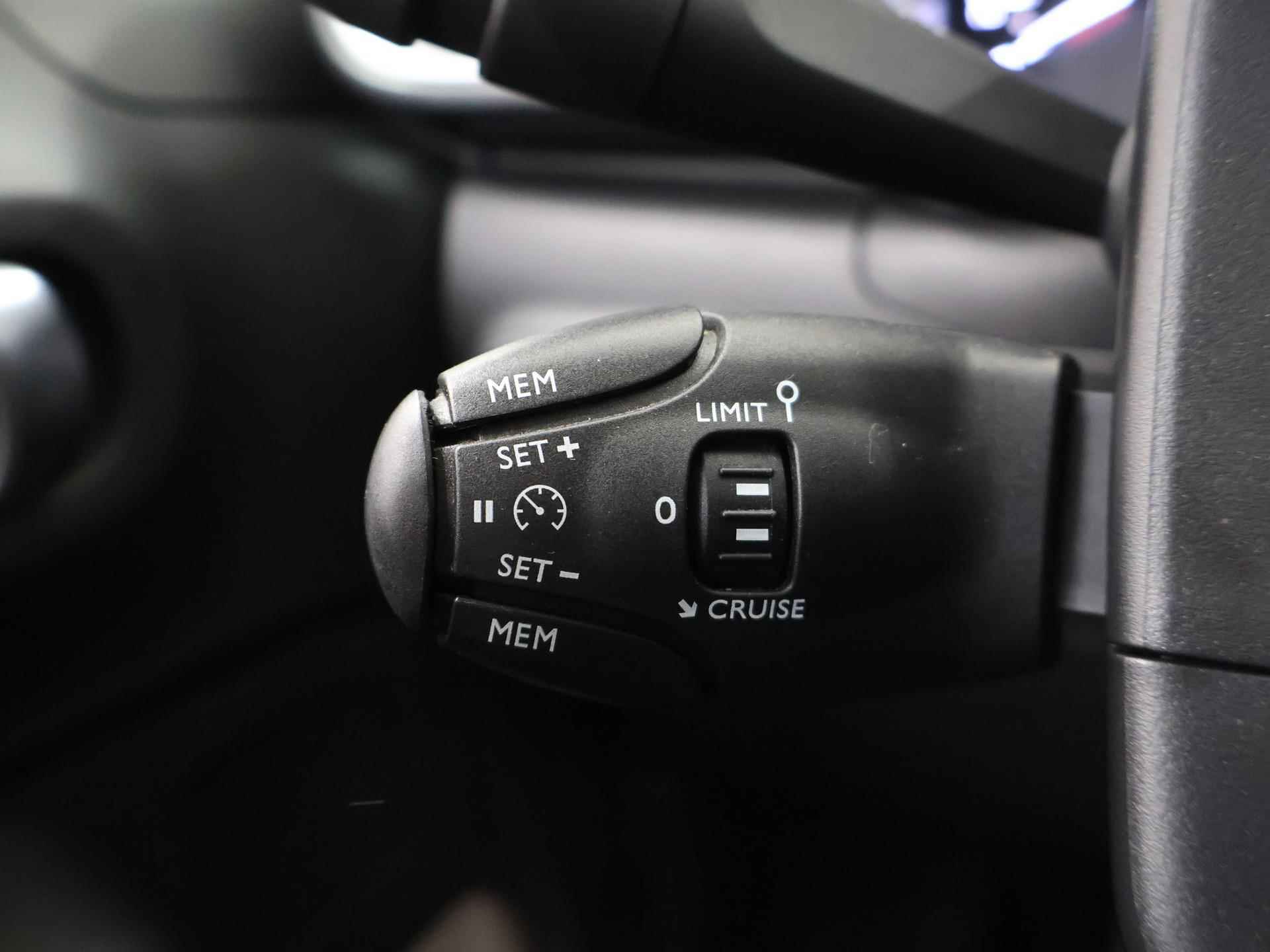 Citroen C3 1.2 PureTech Feel | Apple CarPlay | Navigatie | CruiseControl | Rij-Hulpsysteem | ClimateControl | PDC | Lichtmetalen velgen| Inklapbare Buitenspiegels | - 27/33