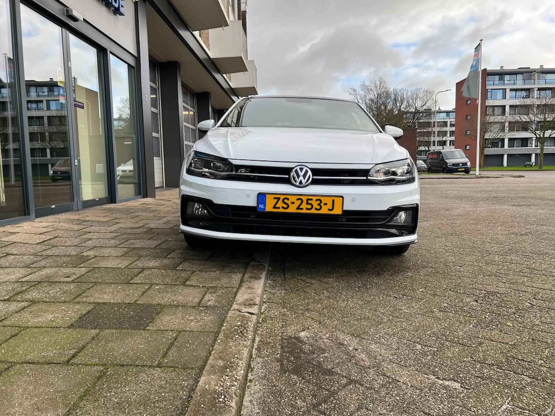 VOLKSWAGEN Polo 1.0 TSI HIGHLINE - 4/27