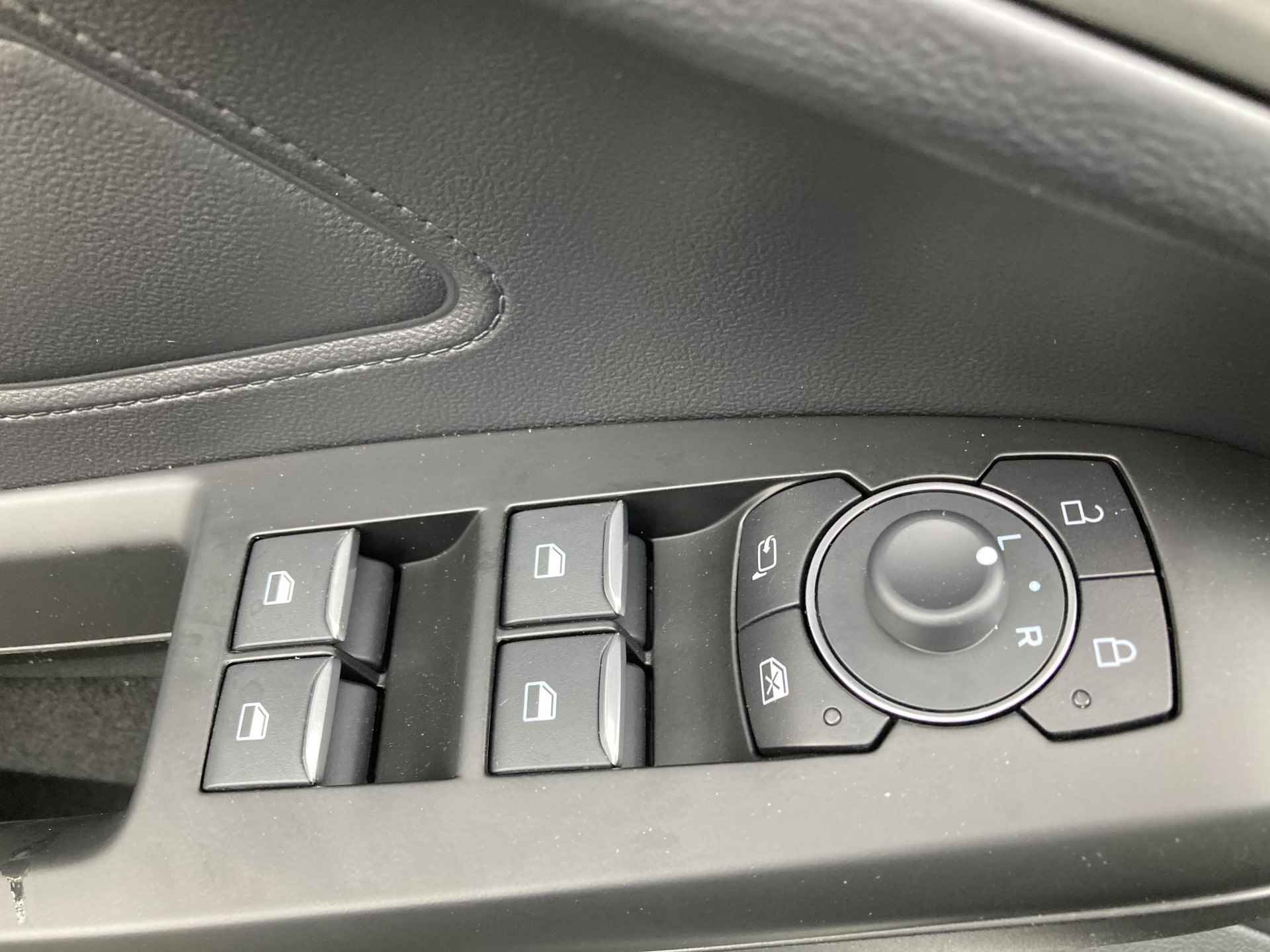 Ford Focus Wagon 1.0 EcoBoost Hybrid Titanium | Adaptive Cruise Control | Winter Pack | Wireless Apple Carplay | Climate Control | - 20/34