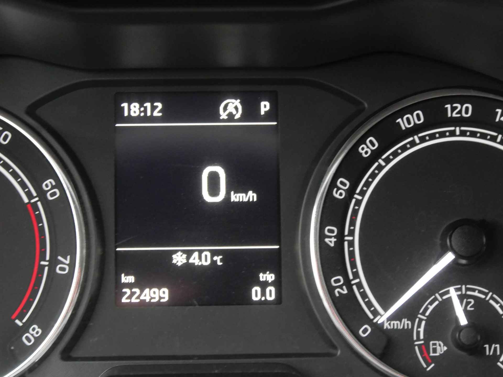 Škoda Kamiq 1.0 TSI 111PK Automaat Business Edition | CAMERA | APPLE CARPLAY / ANDROID AUTO | - 22/27