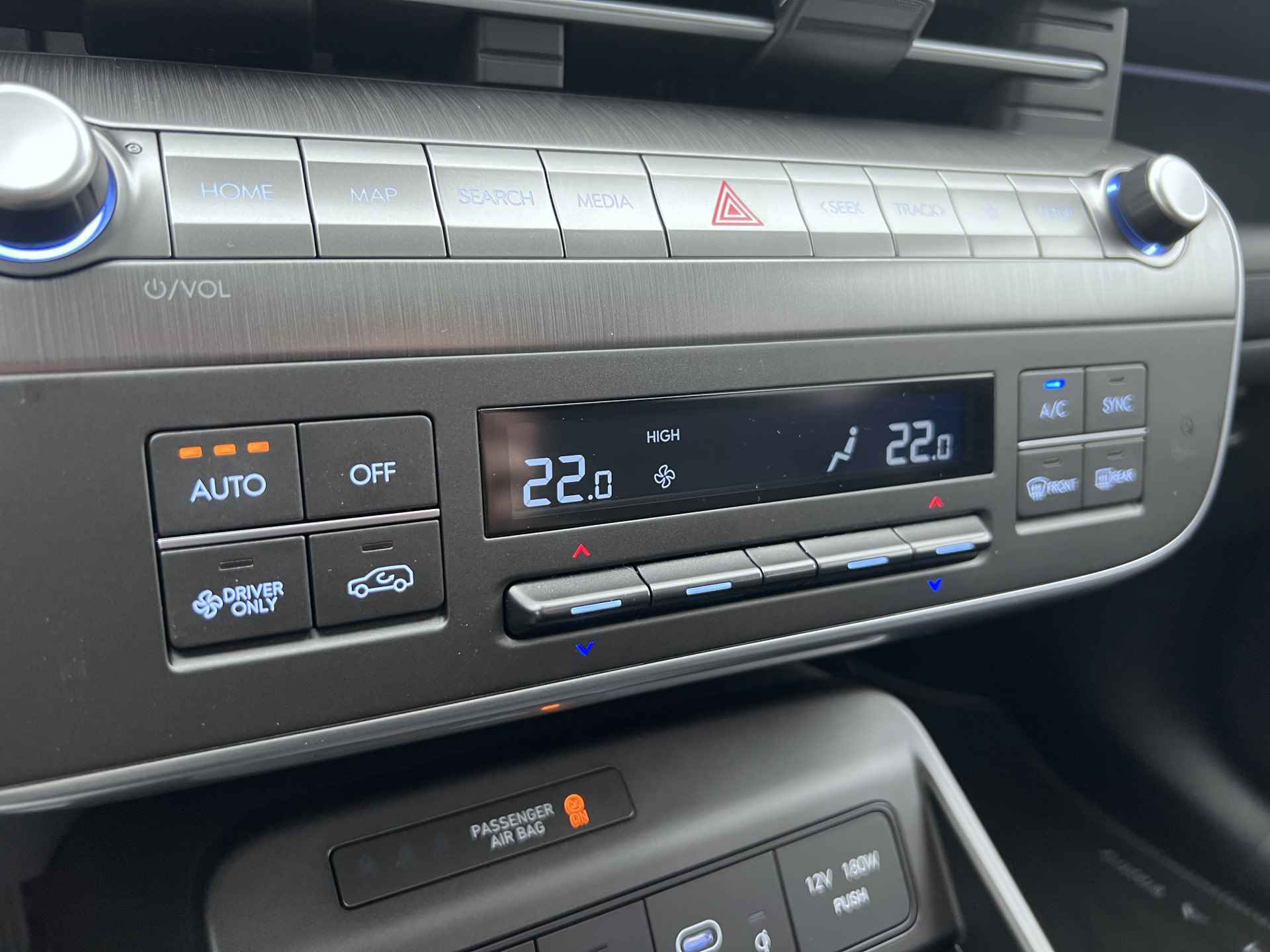 Hyundai KONA Electric Premium Sky 65.4 kWh | Leder | 360 Camera | Premium Audio - 32/43