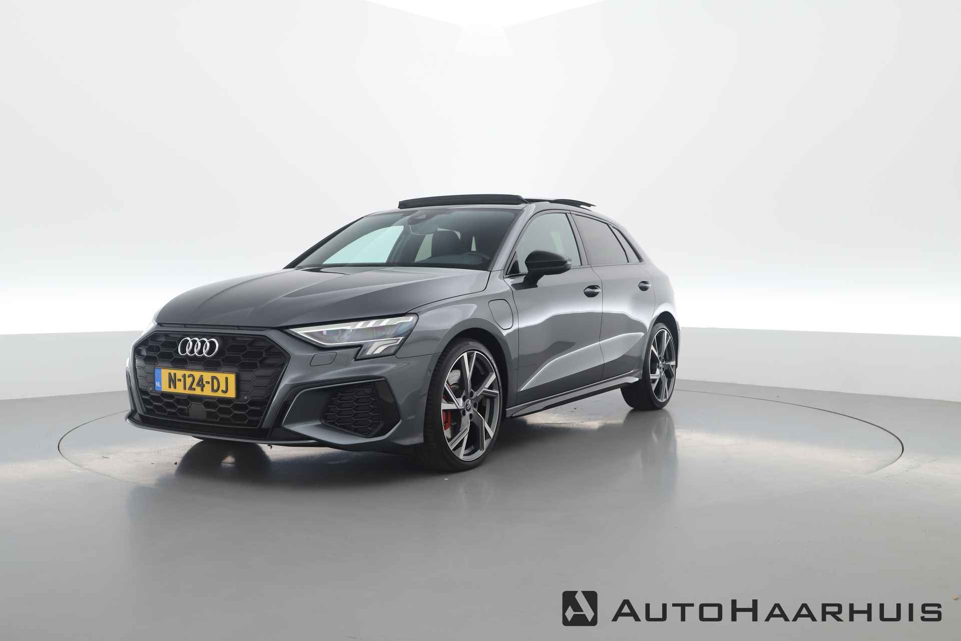 Audi A3 Sportback 45 TFSI e S edition Competition | Pano | RS Stoelen | B&O | Adapt. Cruise | 19'' | Navi - 1/31