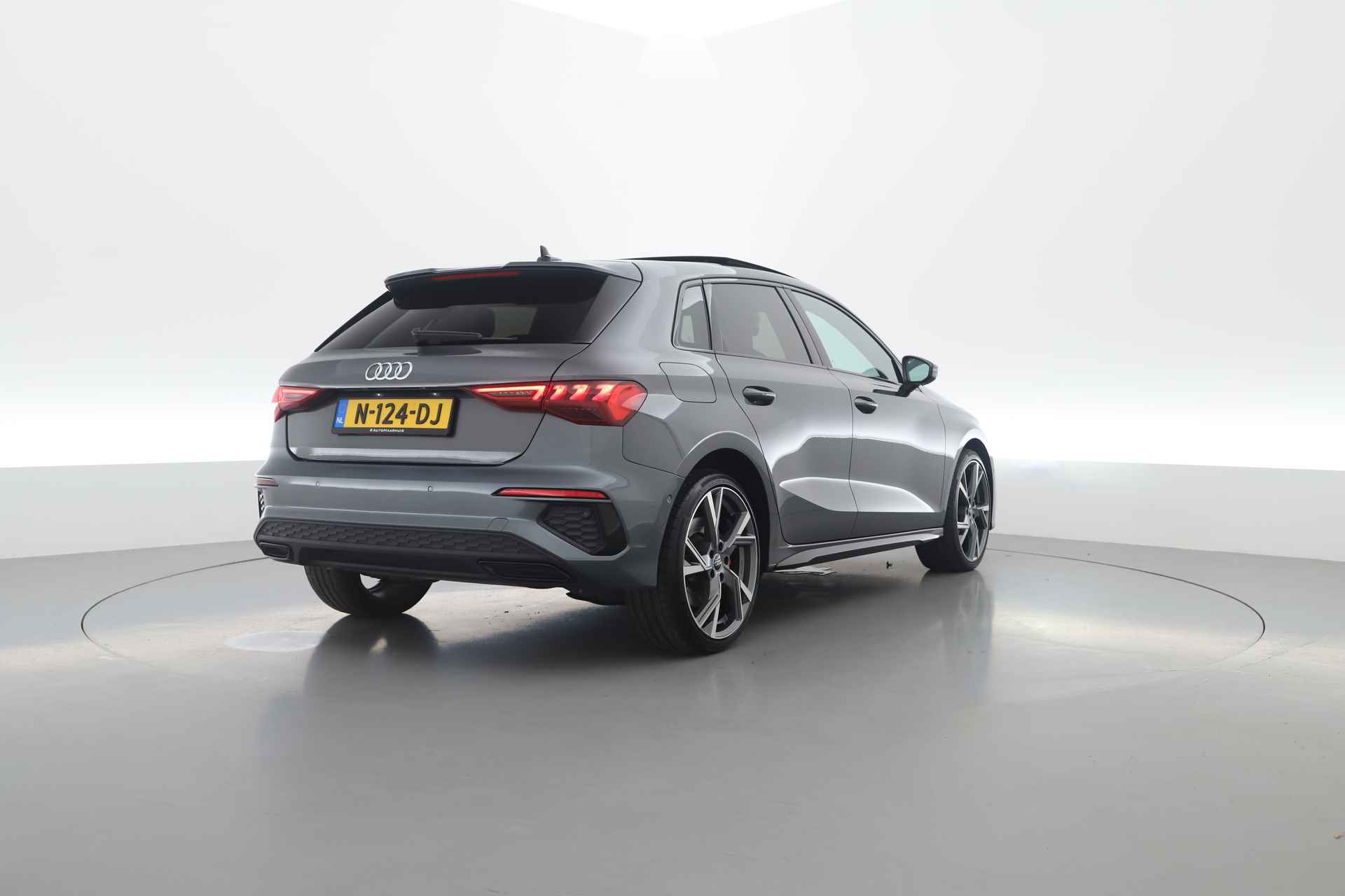 Audi A3 Sportback 45 TFSI e S edition Competition | Pano | RS Stoelen | B&O | Adapt. Cruise | 19'' | Navi - 2/31