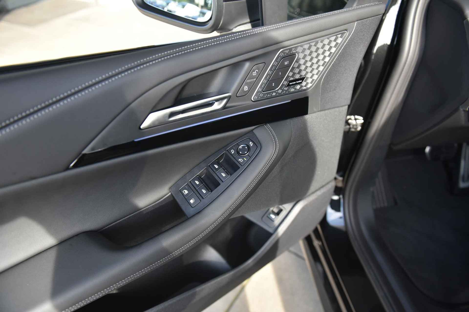 BMW 2 Serie Active Tourer 225e xDrive | Trekhaak met elektrisch wegklapbare kogel | Glazen panoramadak - 24/29