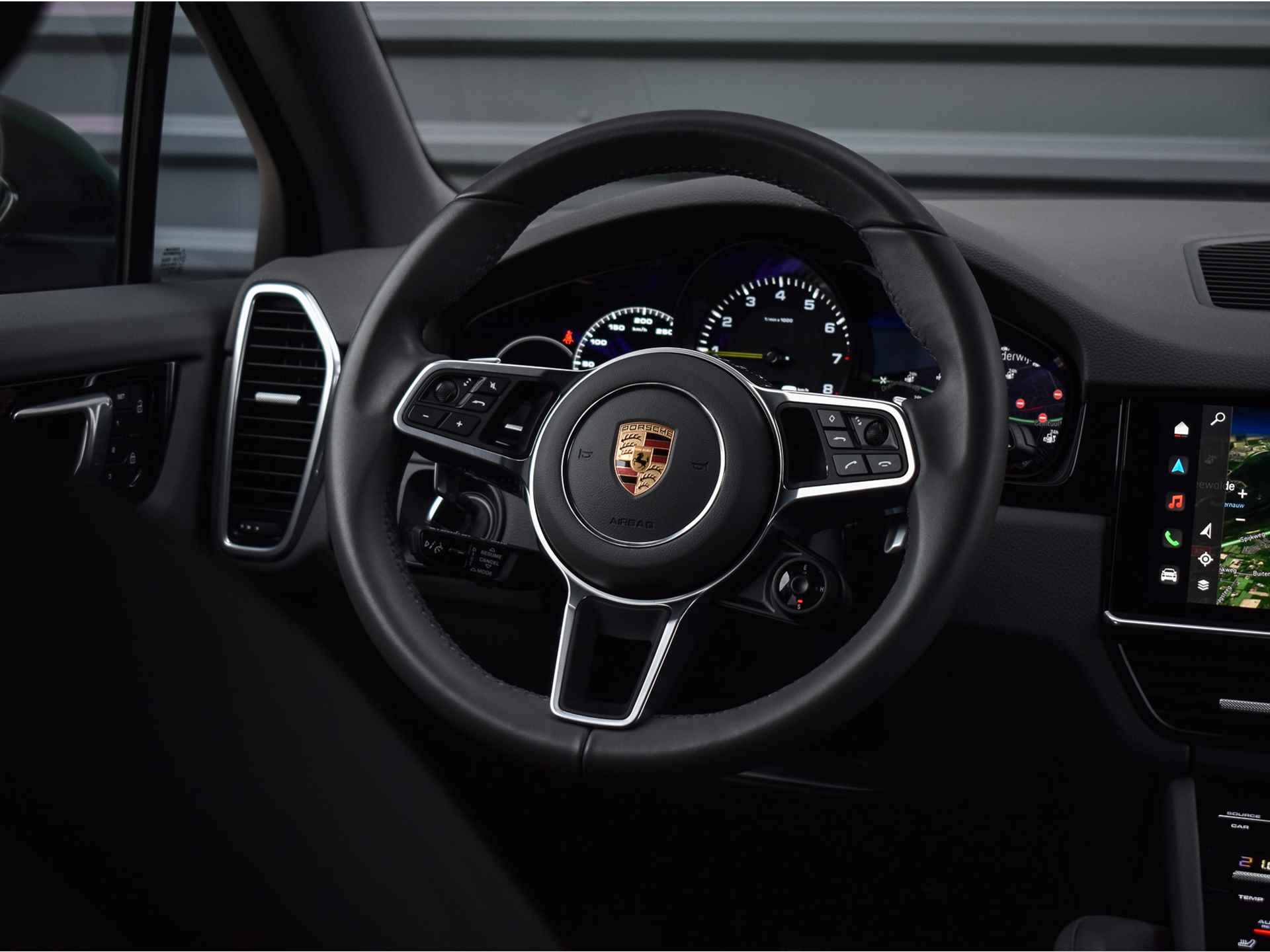 Porsche Cayenne 3.0 E-Hybrid | PANORAMADAK | SPORT-CHRONO | SPECIAL COLOR WRAP | BLACK-OPTIC | ACTIVE CRUISE | 360 CAMERA | LUCHTVERING | TREKHA - 42/49