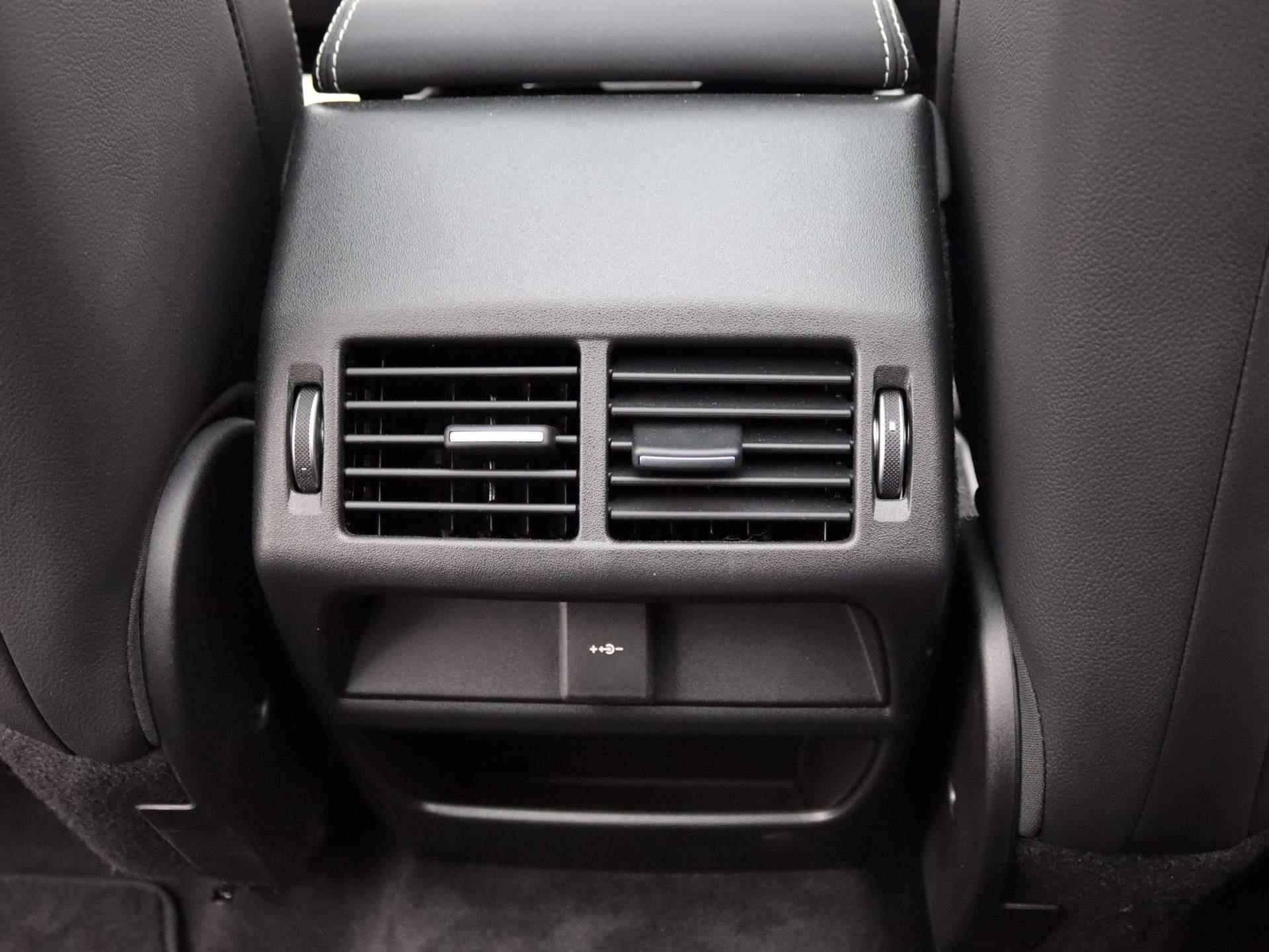 Land Rover Discovery Sport P300e R-Dynamic SE | Light Cloud Leder | Cold Climate Pack | Stoel-/Stuurverwarming | 20 Inch velgen - 15/40