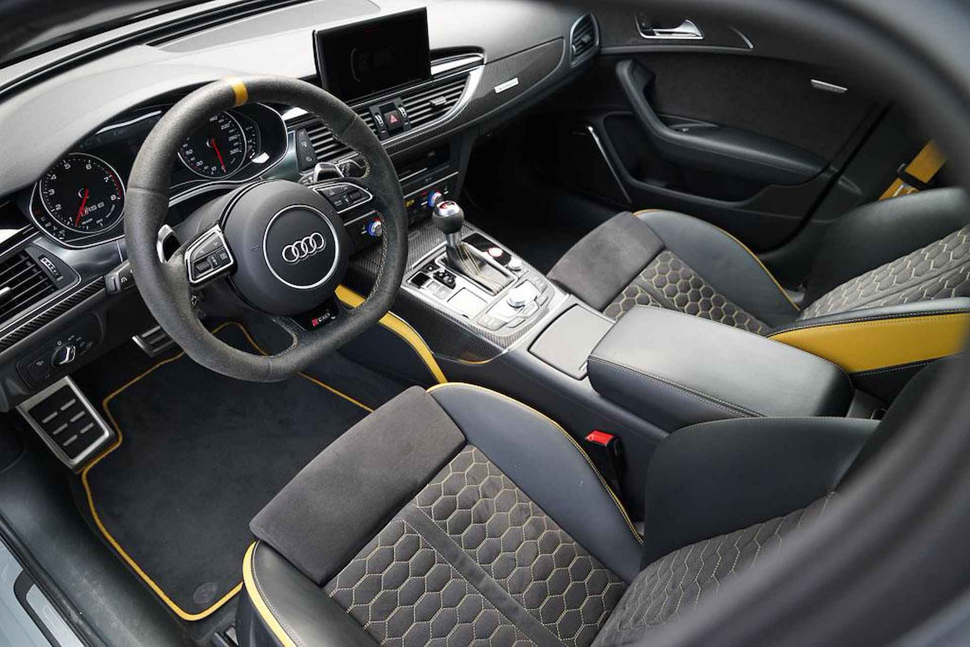 Audi RS6 Avant 4.0 TFSI quattro performance Pro Line Plus / Speed Edition / BTW / Pano / Keramisch / Leder - 7/61