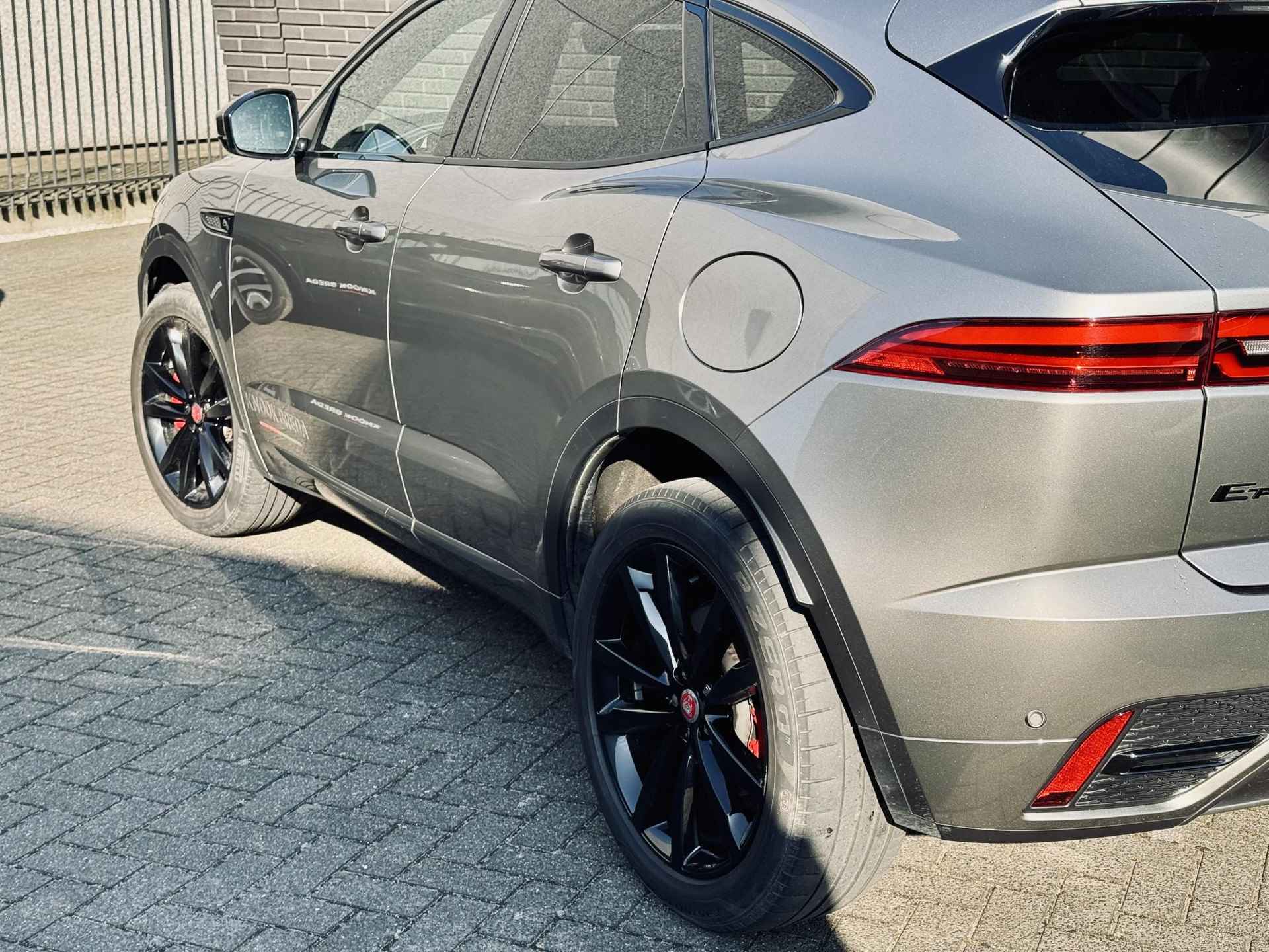 Jaguar E-Pace P300e AWD R-Dynamic SE | Black-Pack | Panorama | 20" | - 9/36