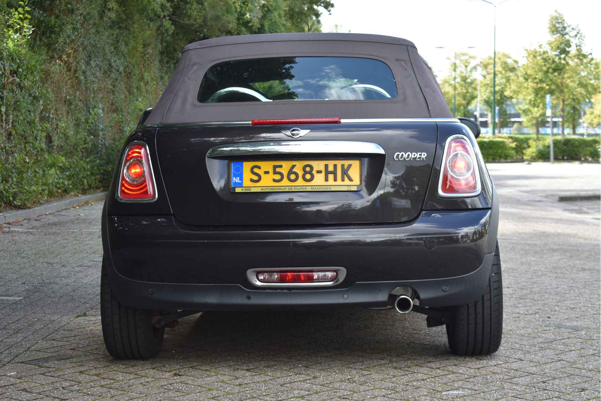 MINI Cabrio 1.6 Cooper Chili,BOEKJES,NAP EN ONDERHOUDSHISTORIE Open dak { Navi { radio/cd  speler { Digitale teller { Lm velgen - 14/40