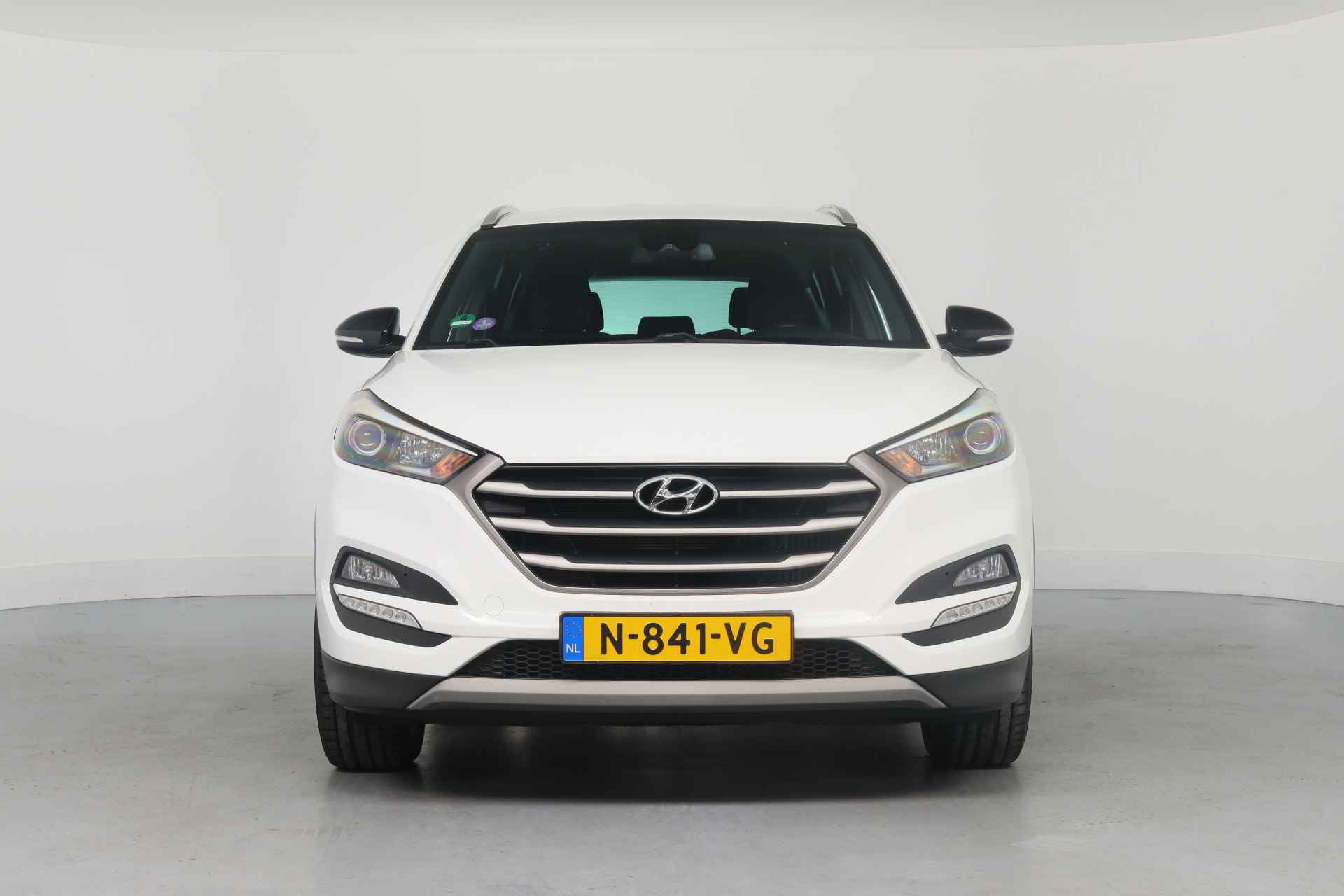 Hyundai Tucson 1.6 T-GDi i-Motion 4WD Automaat | Dealer Onderhouden! | Trekhaak | Clima | Stoel/stuur Verwarming | Navi | BLIS | Parkeersensore - 3/39