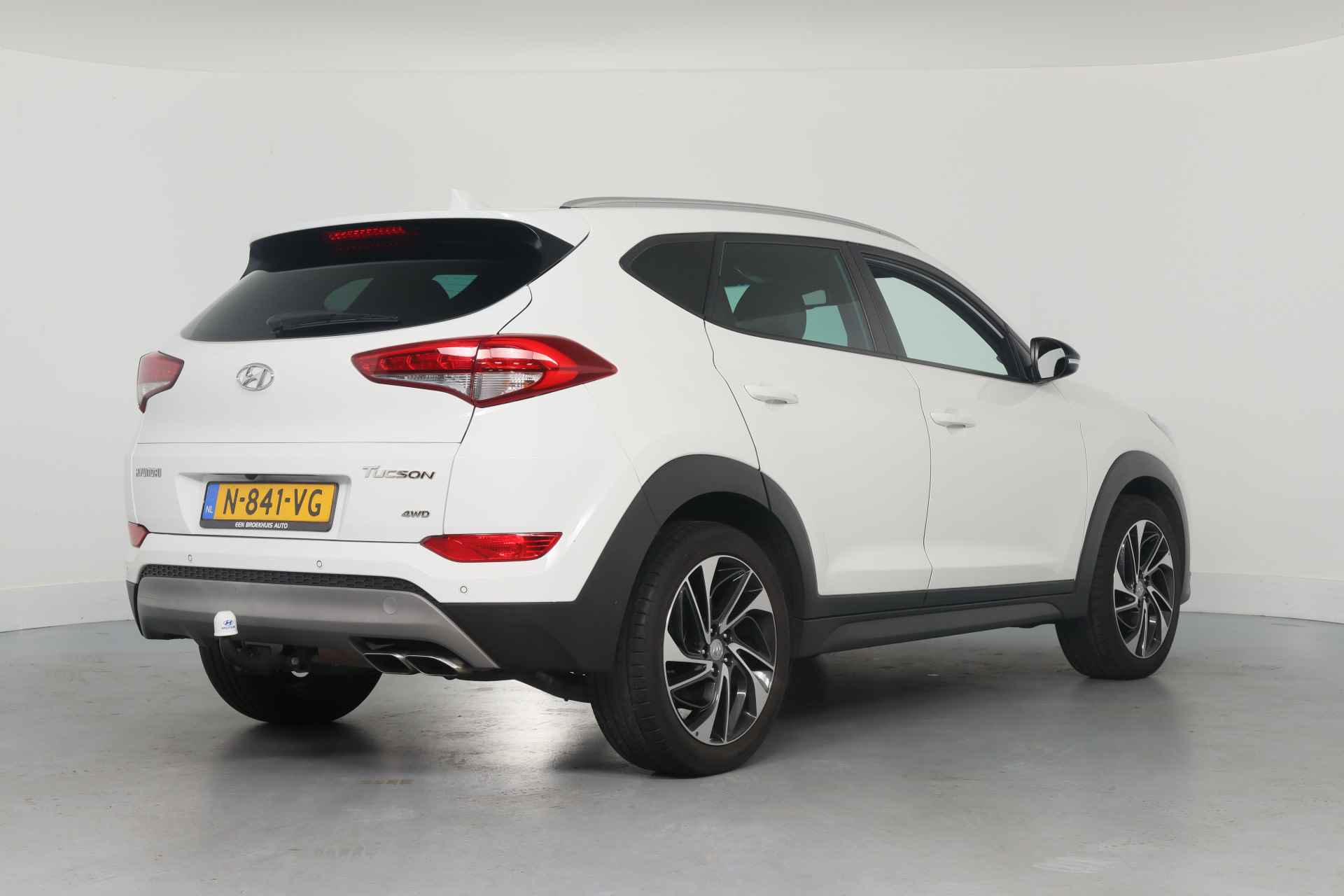 Hyundai Tucson 1.6 T-GDi i-Motion 4WD Automaat | Dealer Onderhouden! | Trekhaak | Clima | Stoel/stuur Verwarming | Navi | BLIS | Parkeersensore - 5/39