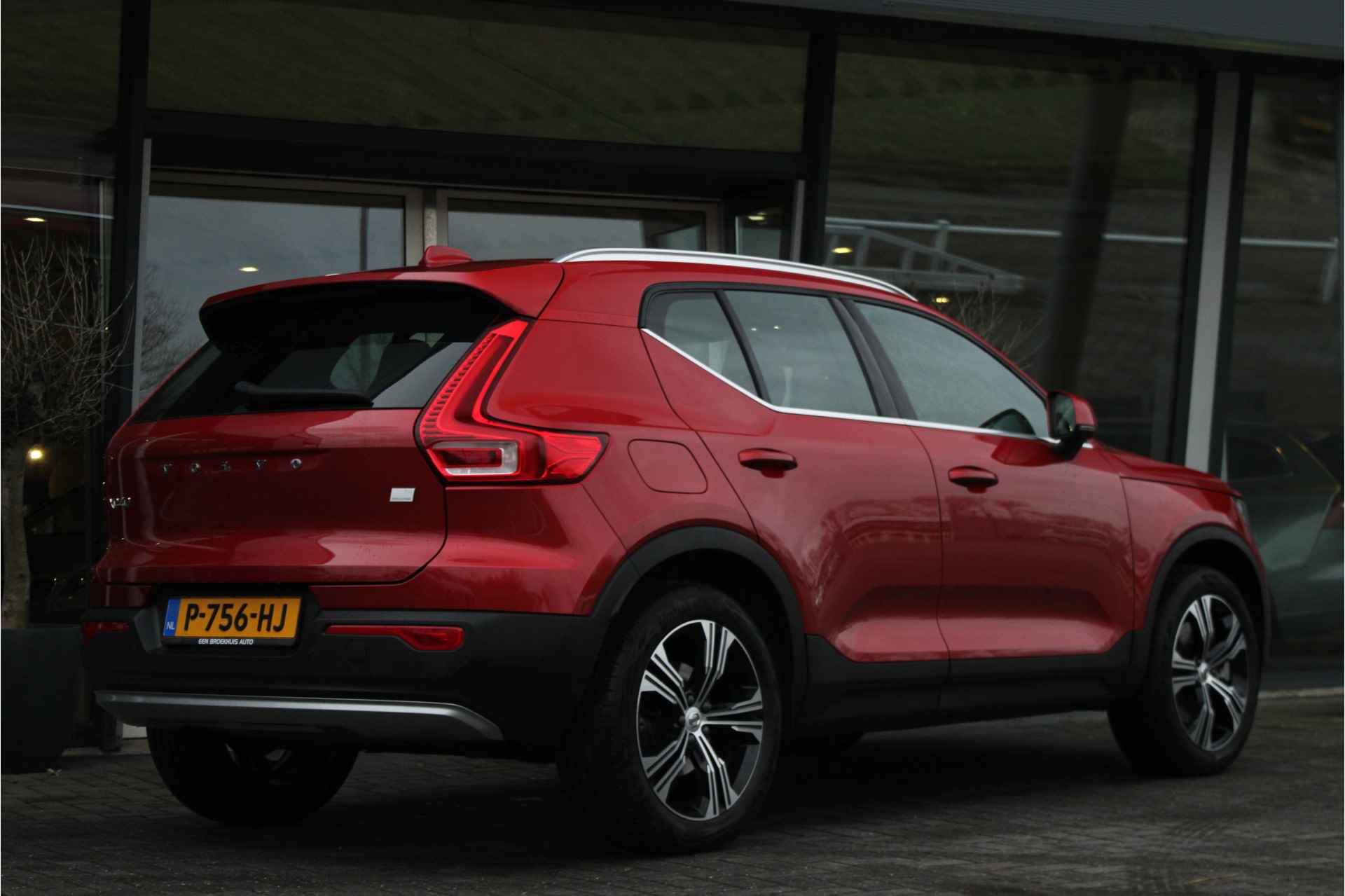 Volvo XC40 T4 Recharge Inscription Expression | Cruise Control | Stuur/Stoelverwarming | Trekhaak | 18-Inch | Keyless | DAB - 2/16