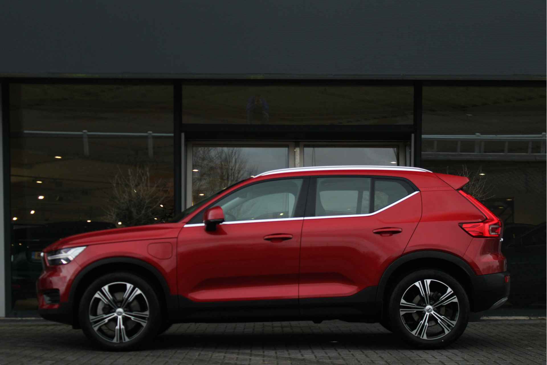 Volvo XC40 T4 Recharge Inscription Expression | Cruise Control | Stuur/Stoelverwarming | Trekhaak | 18-Inch | Keyless | DAB - 4/16