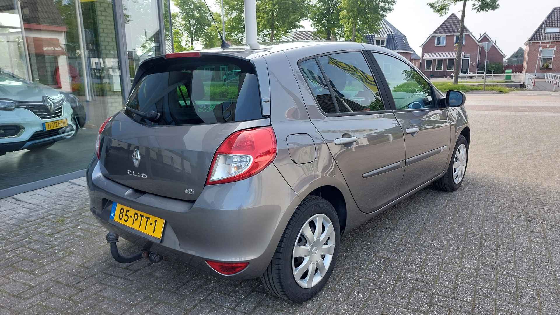 Renault Clio 1.5 dCi 85 pk 5D FAP ECO2 Parisi - 3/12