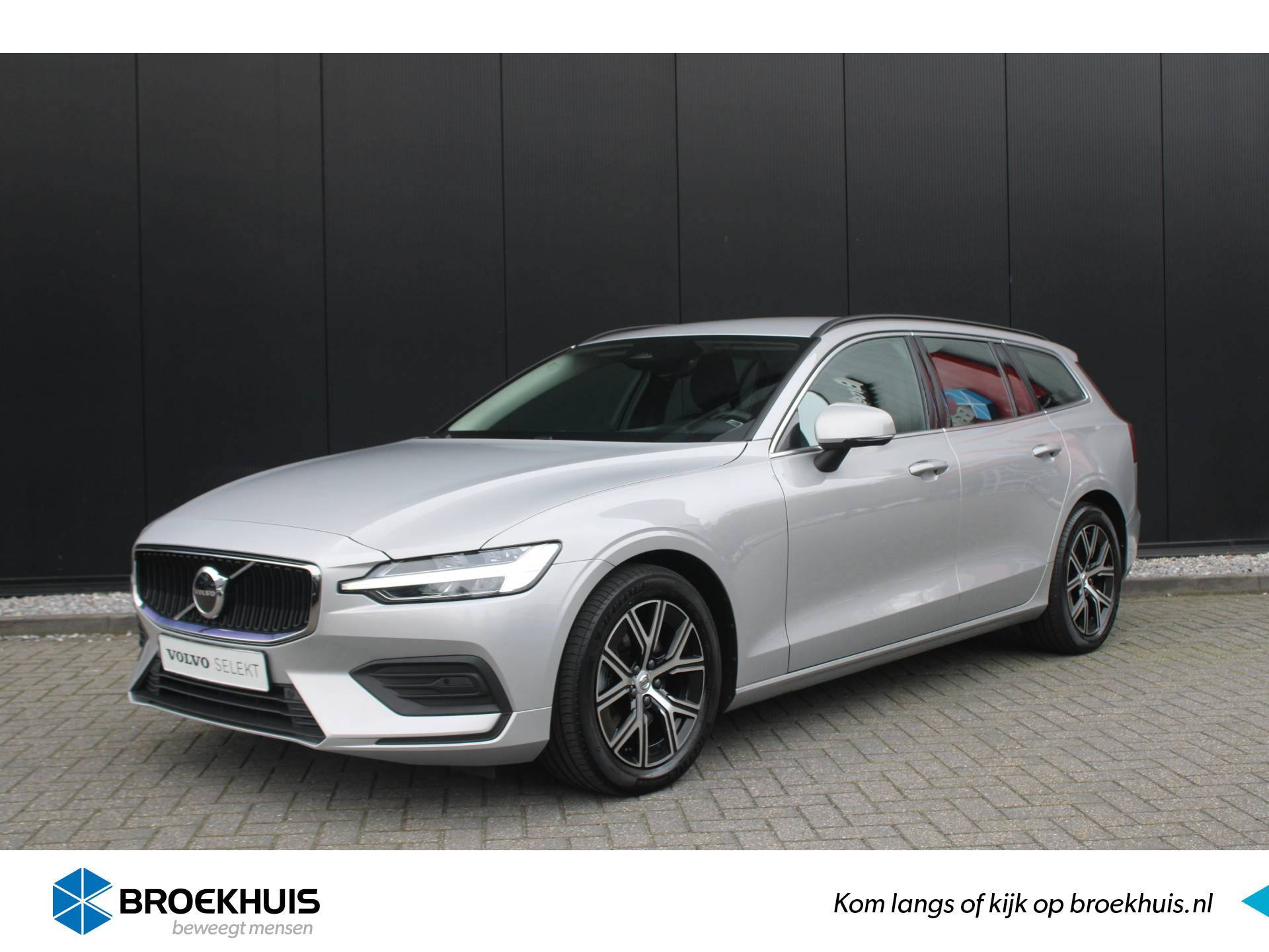 Volvo V60 B4 Core | Pilot Assist | BLIS | Camera | DAB | Stoel / stuur / achterbankverwarming