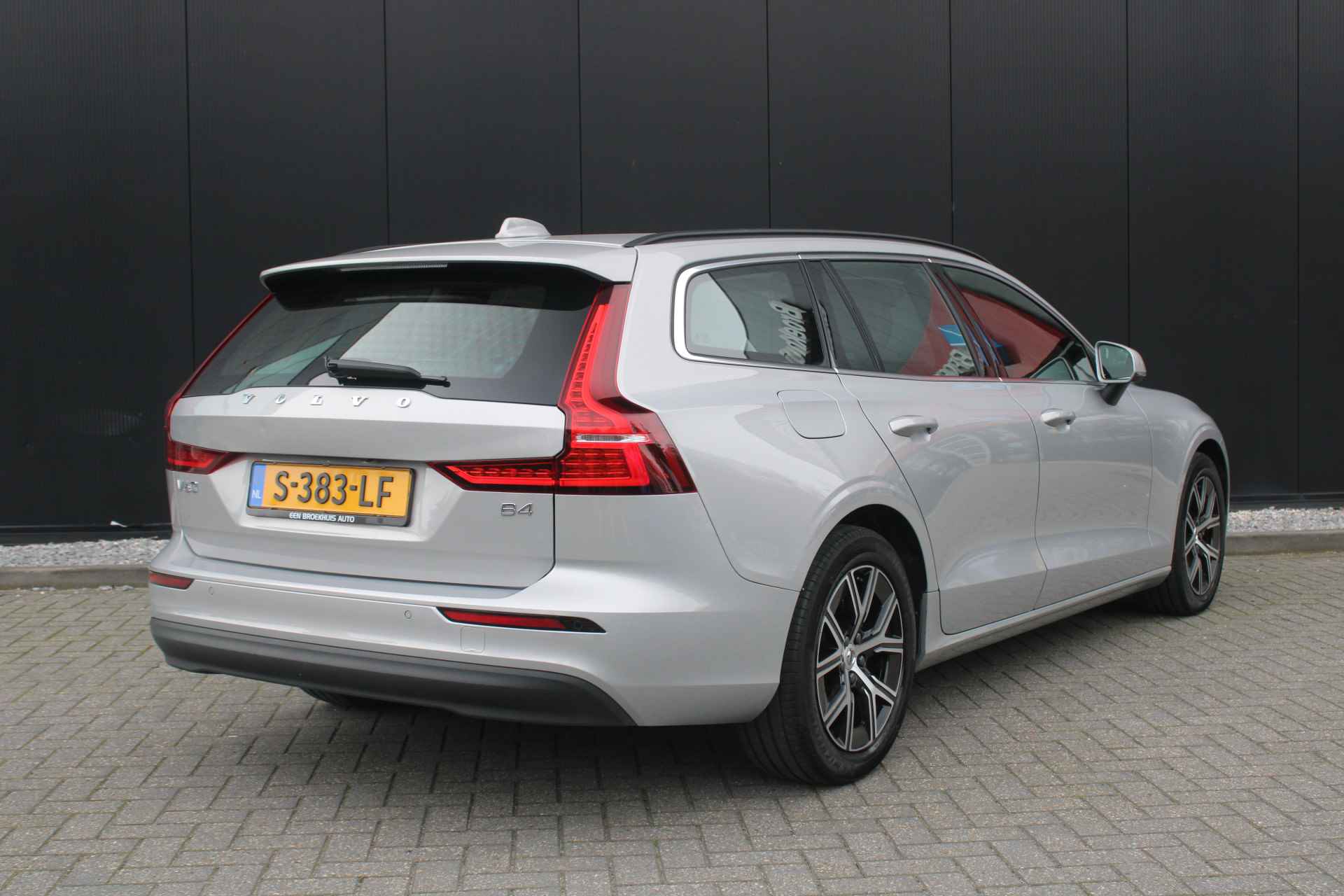 Volvo V60 B4 Core | Pilot Assist | BLIS | Camera | DAB | Stoel / stuur / achterbankverwarming - 5/28