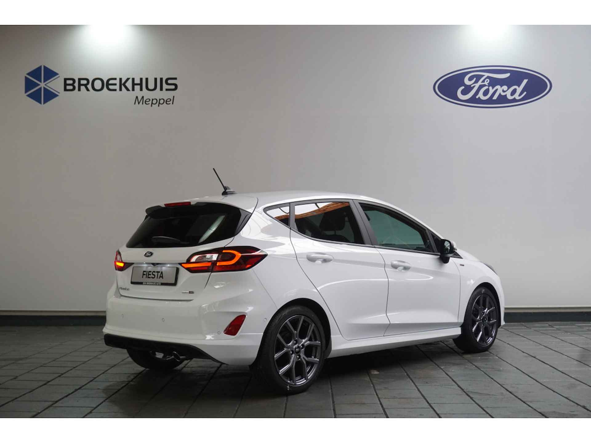 Ford Fiesta 1.0 EcoBoost Hybrid ST-Line X | 125pk! | Winter Pakket | B&O | Draadloze Telefoonlader | Camera | PDC Voor & Achter | All-Season - 2/20