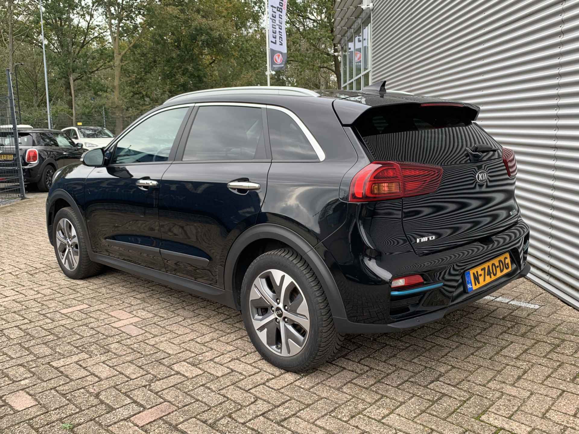 Kia e-Niro DynamicPlusLine 64 kWh 3-Fase Navigatie | Climate | Adaptieve Cruise | Parkeersensoren | Groot scherm Schuif-/kantel Dak - 3/12