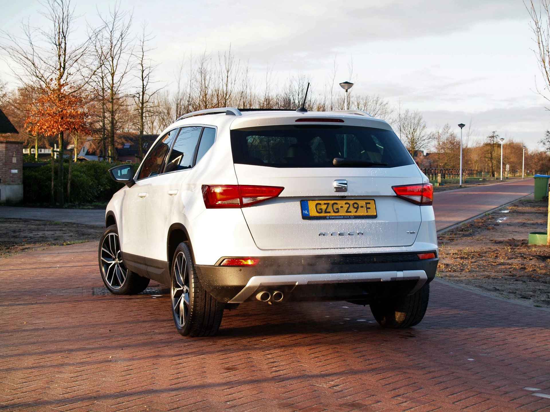 SEAT Ateca 1.4 EcoTSI Xcellence | Panoramadak | Camera | Apple Carplay | Cruise Control | Leer | - 2/35