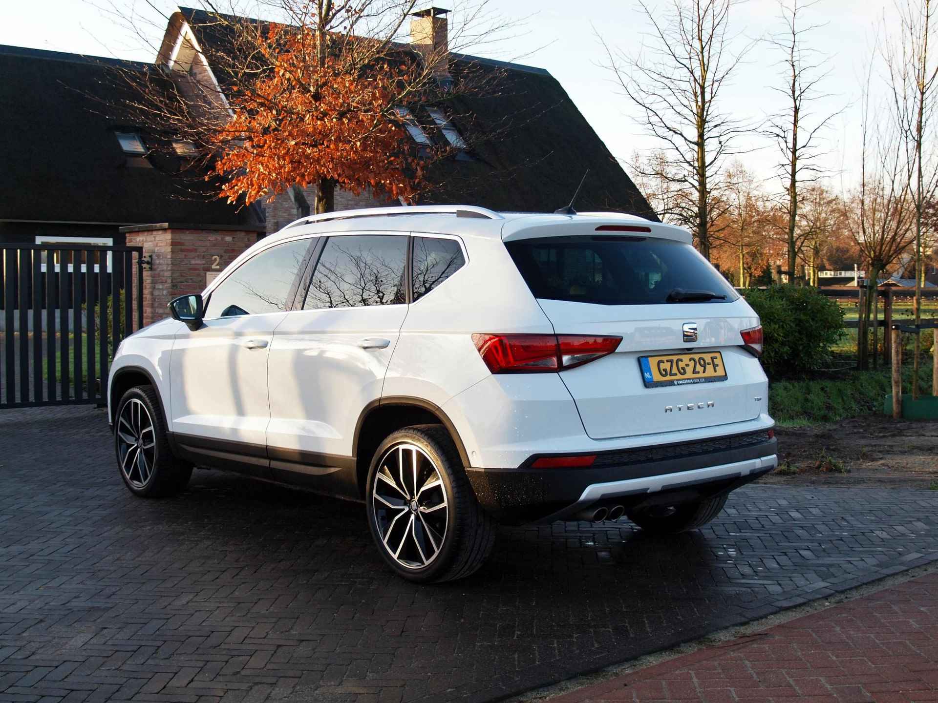 SEAT Ateca 1.4 EcoTSI Xcellence | Panoramadak | Camera | Apple Carplay | Cruise Control | Leer | - 8/35