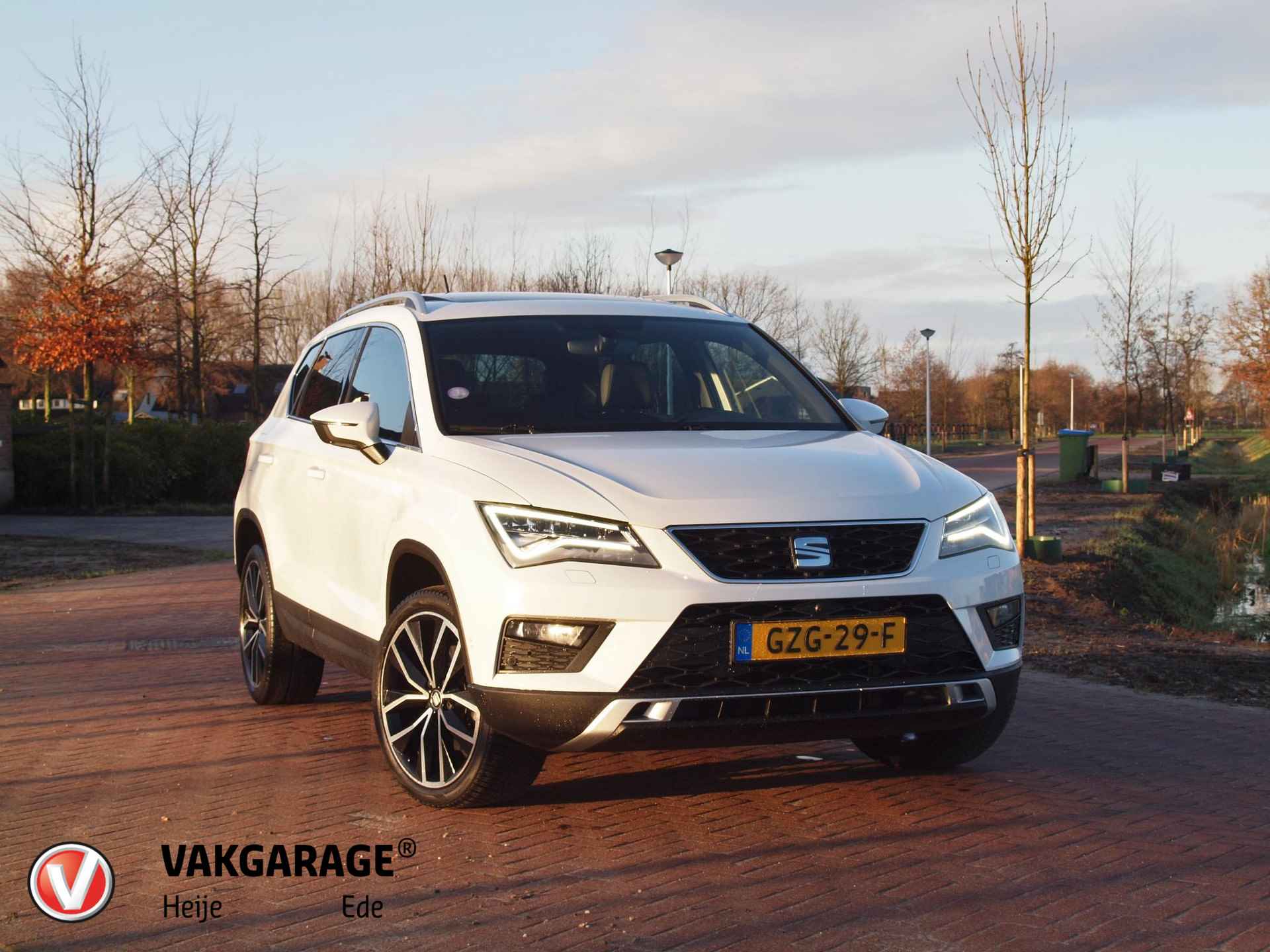 SEAT Ateca 1.4 EcoTSI Xcellence | Panoramadak | Camera | Apple Carplay | Cruise Control | Leer |