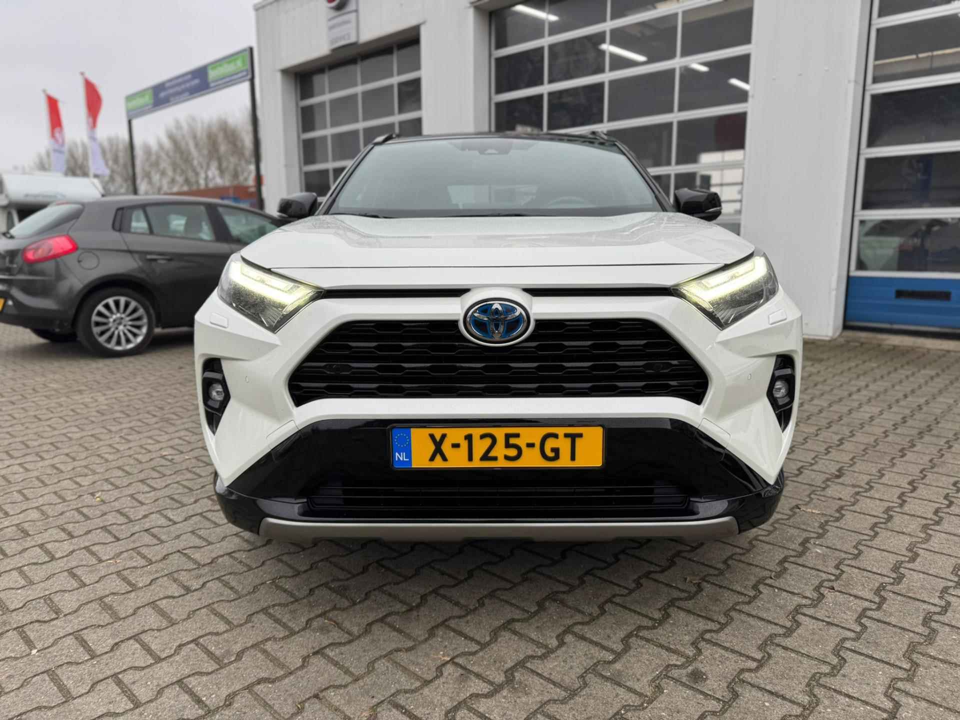 Toyota RAV4 2.5 Hybrid Bi-Tone Automaat TREKHAAK (RIJKLAARPRIJS / BOVAG) - 2/30