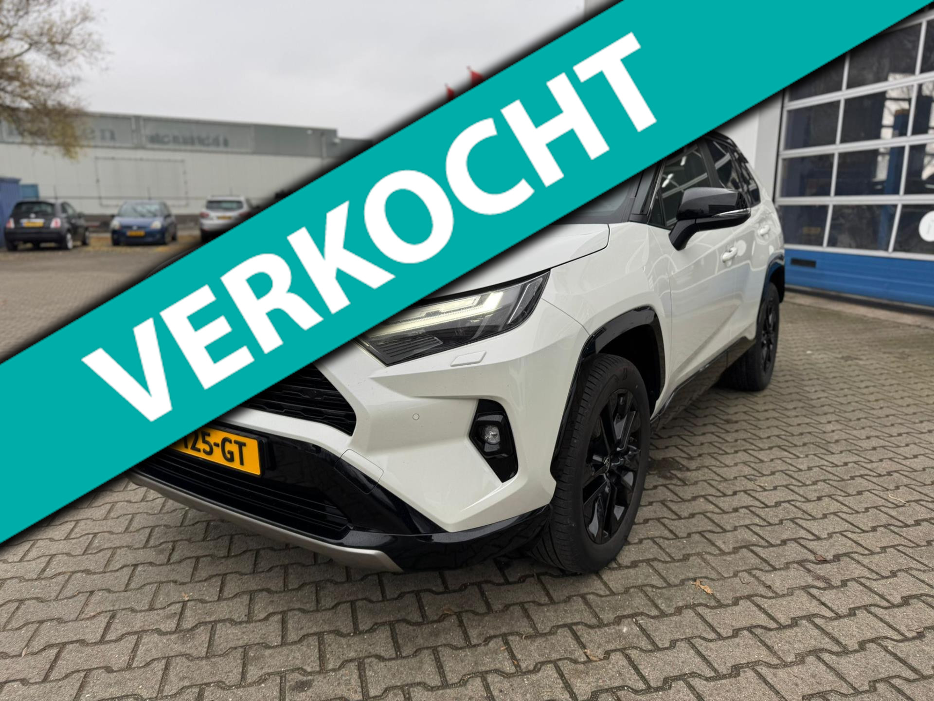 Toyota RAV4 2.5 Hybrid Bi-Tone Automaat TREKHAAK (RIJKLAARPRIJS / BOVAG)