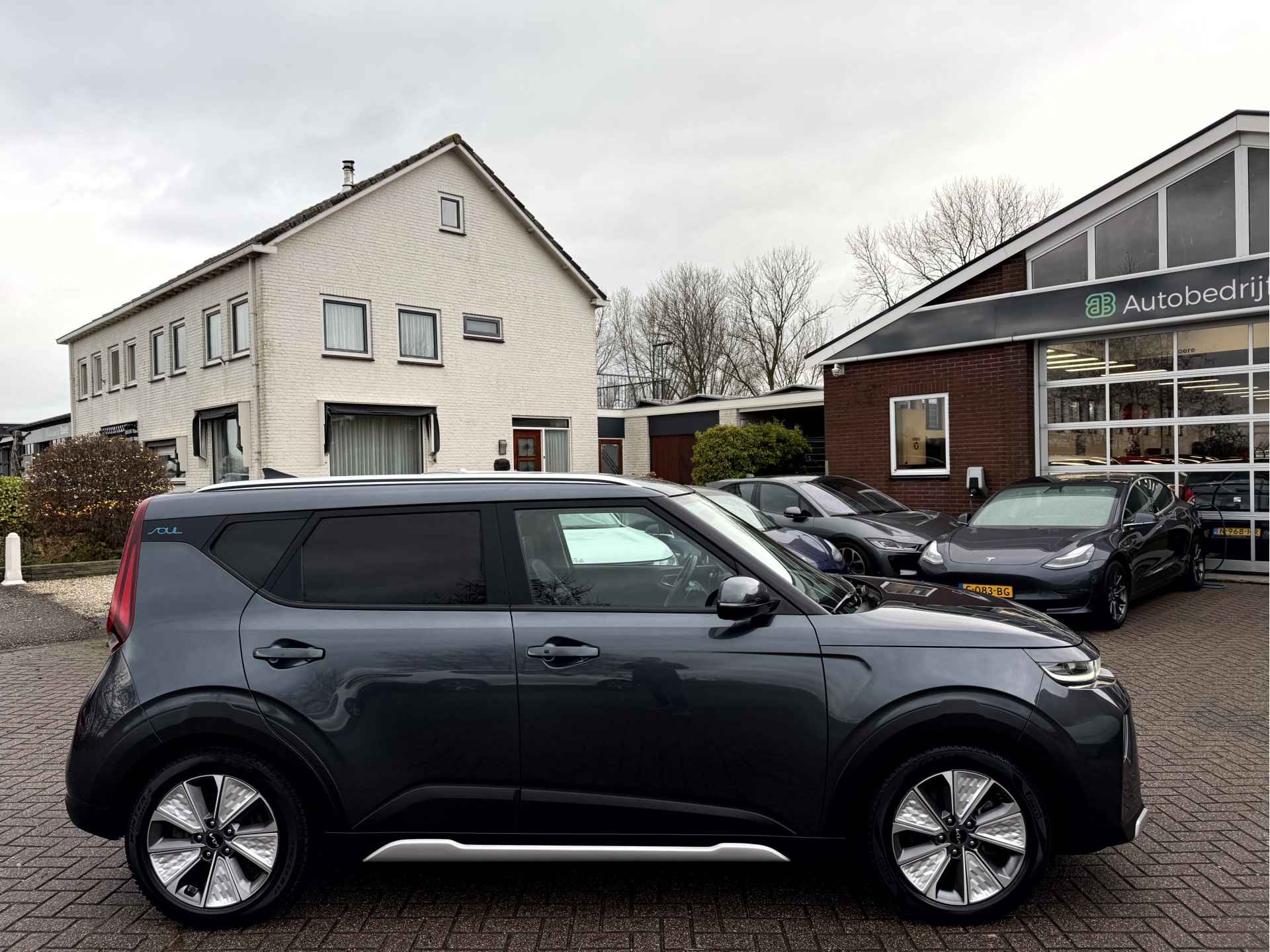 Kia e-Soul ExecutiveLine 64 kWh Leer, Trekhaak, Harman/Kardon - 3/34