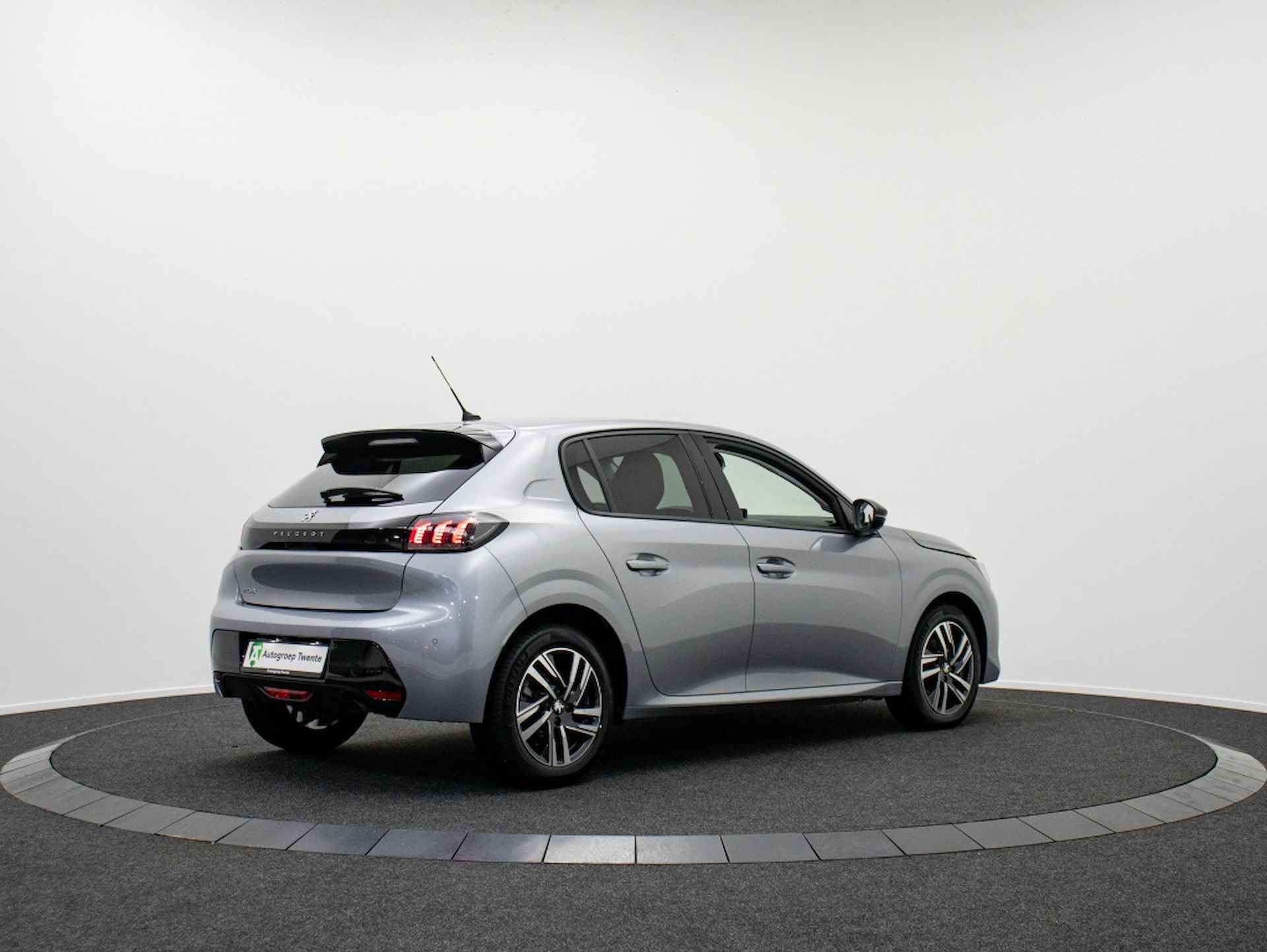 Peugeot 208 1.2 PT Allure Pack | Navigatie | Private lease 369 p.m. - 7/39