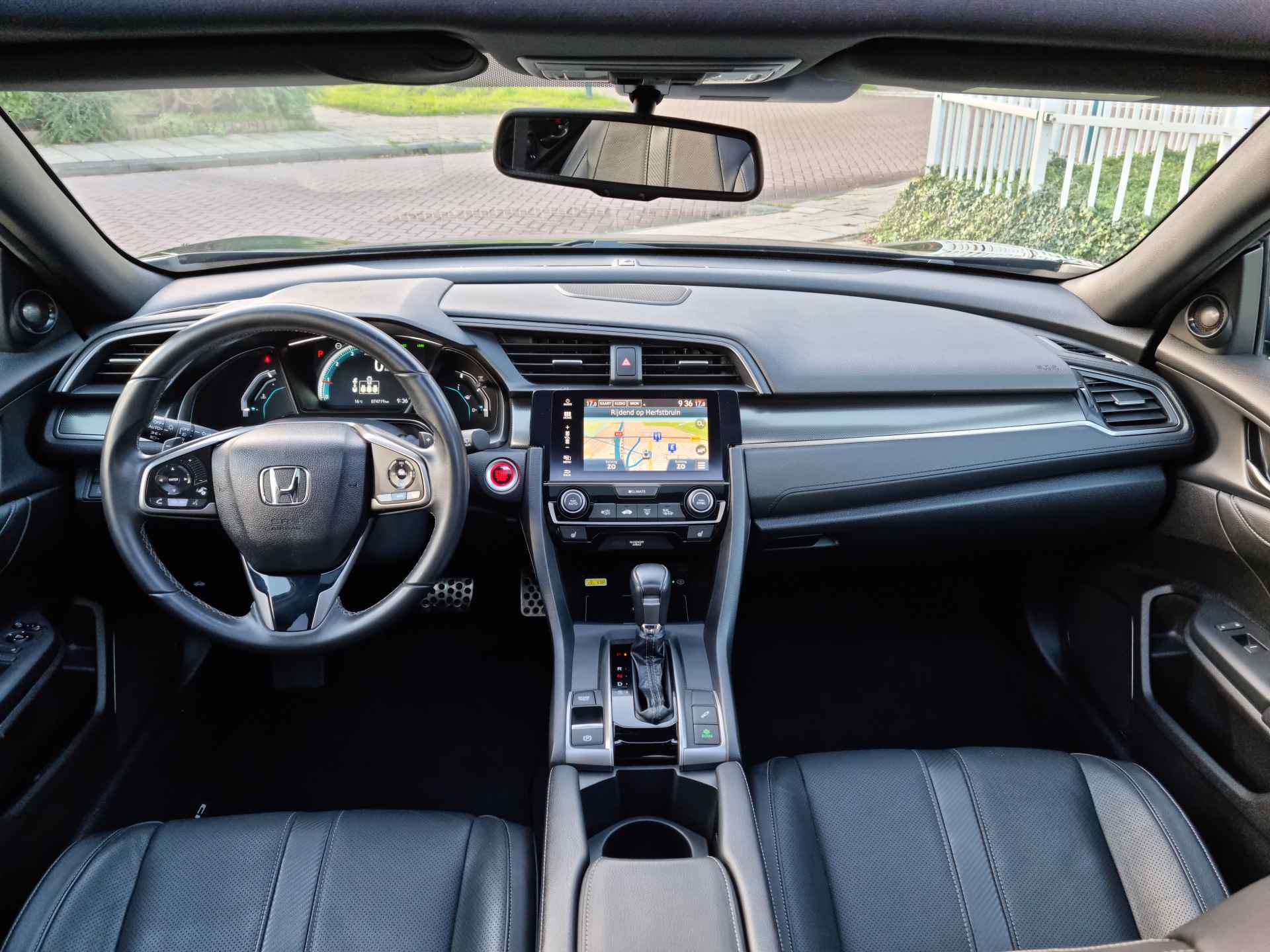 Honda Civic 1.5 i-VTEC Prestige Afneembare trekhaak | Stoelverwarming | Dode hoek sensoren |  , All-in Rijklaarprijs - 17/32