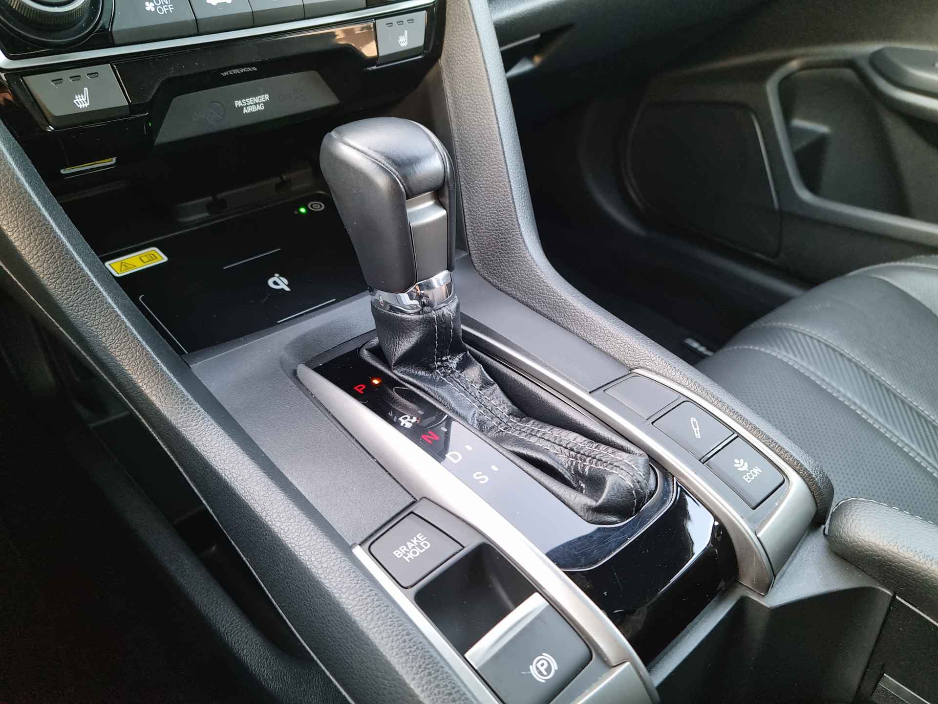 Honda Civic 1.5 i-VTEC Prestige Afneembare trekhaak | Stoelverwarming | Dode hoek sensoren |  , All-in Rijklaarprijs - 25/32