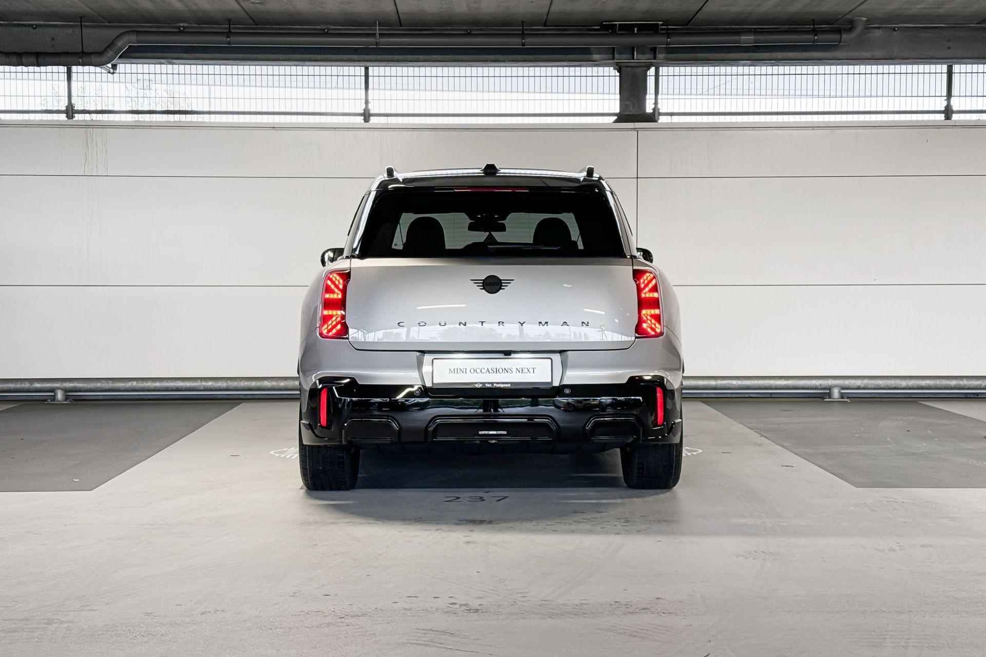 MINI Countryman Electric SE ALL4 John Cooper Works 66.5 kWh | Pakket XL | Dak en spiegelkappen in Jetblack - 7/26