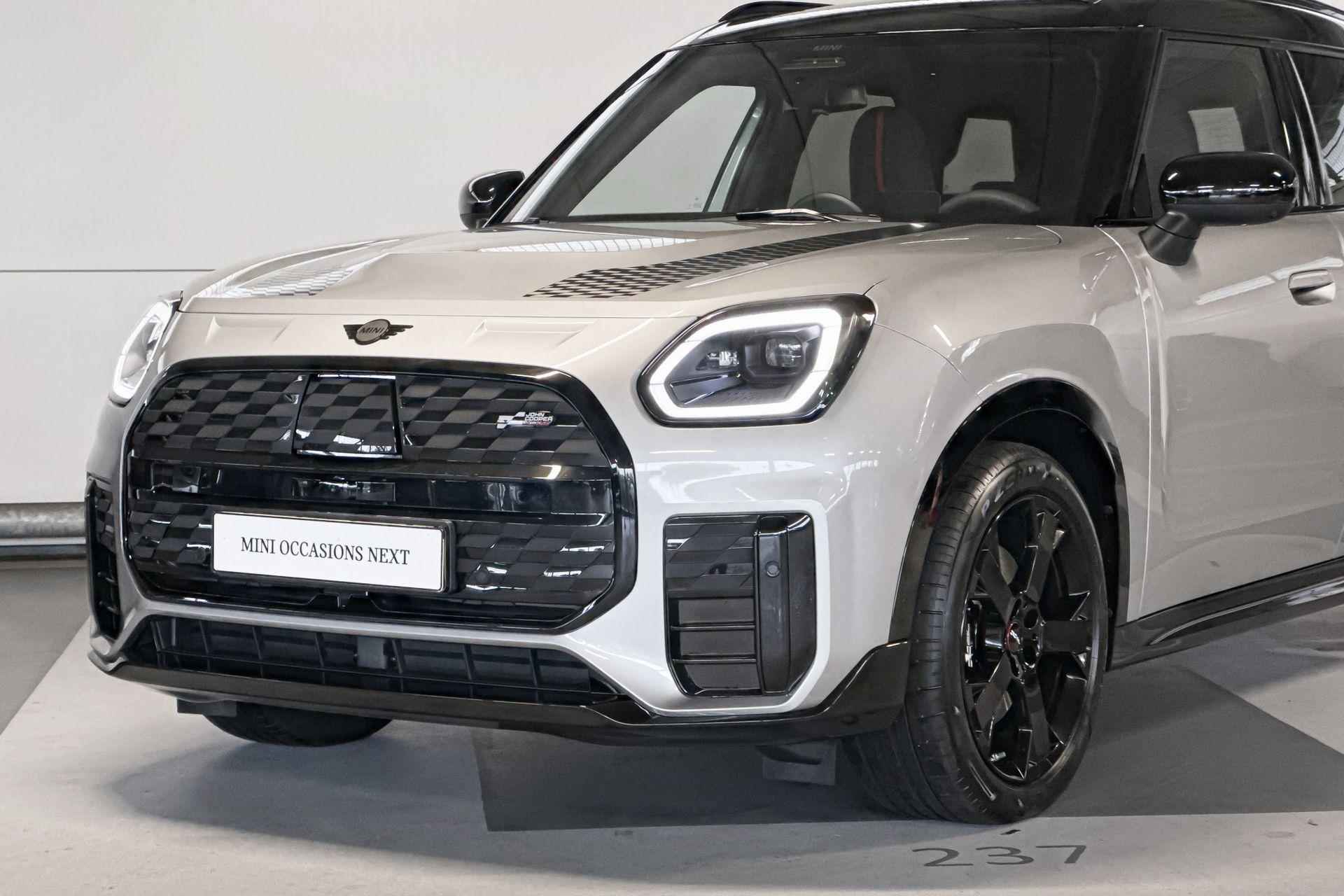 MINI Countryman Electric SE ALL4 John Cooper Works 66.5 kWh | Pakket XL | Dak en spiegelkappen in Jetblack - 23/26