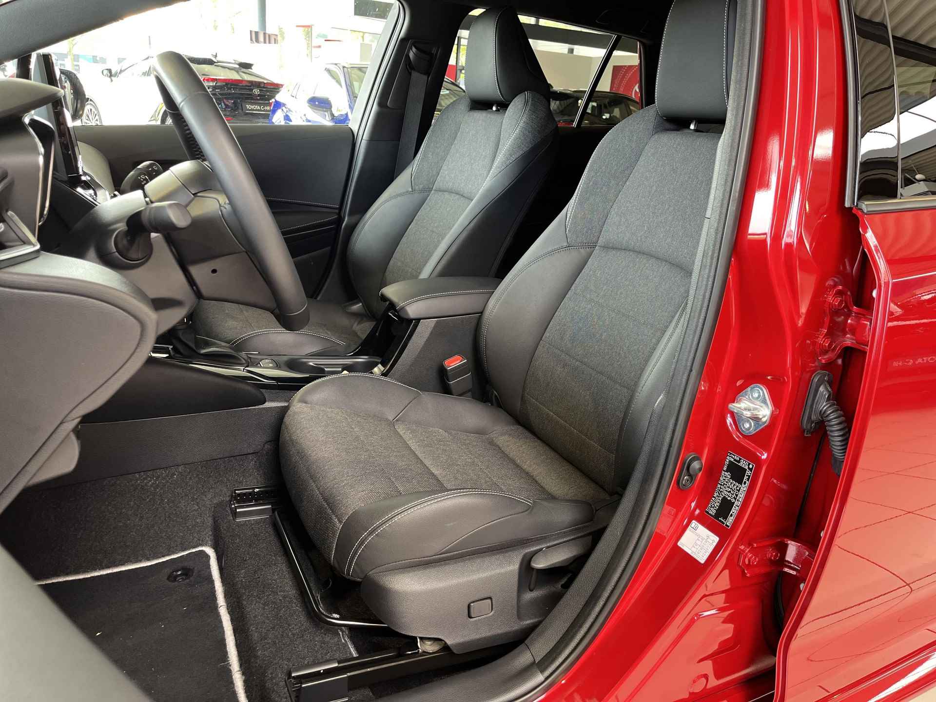 Toyota Corolla Touring Sports 1.8 Hybrid First Edition | All-in prijs | Apple/Android | Parkeersensoren | Navigatie | Elektrische achterklep | - 14/36